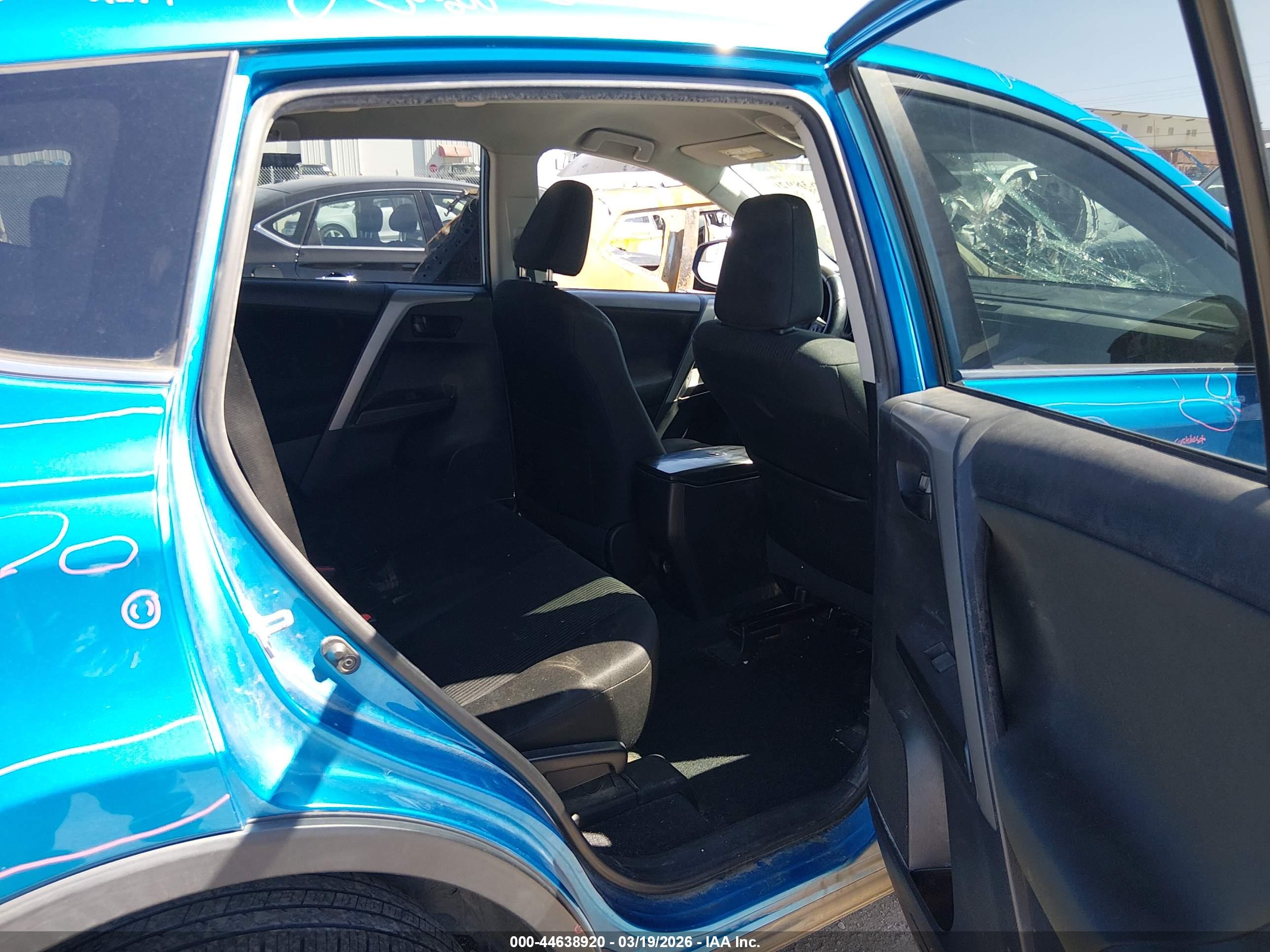TOYOTA RAV4 image 8