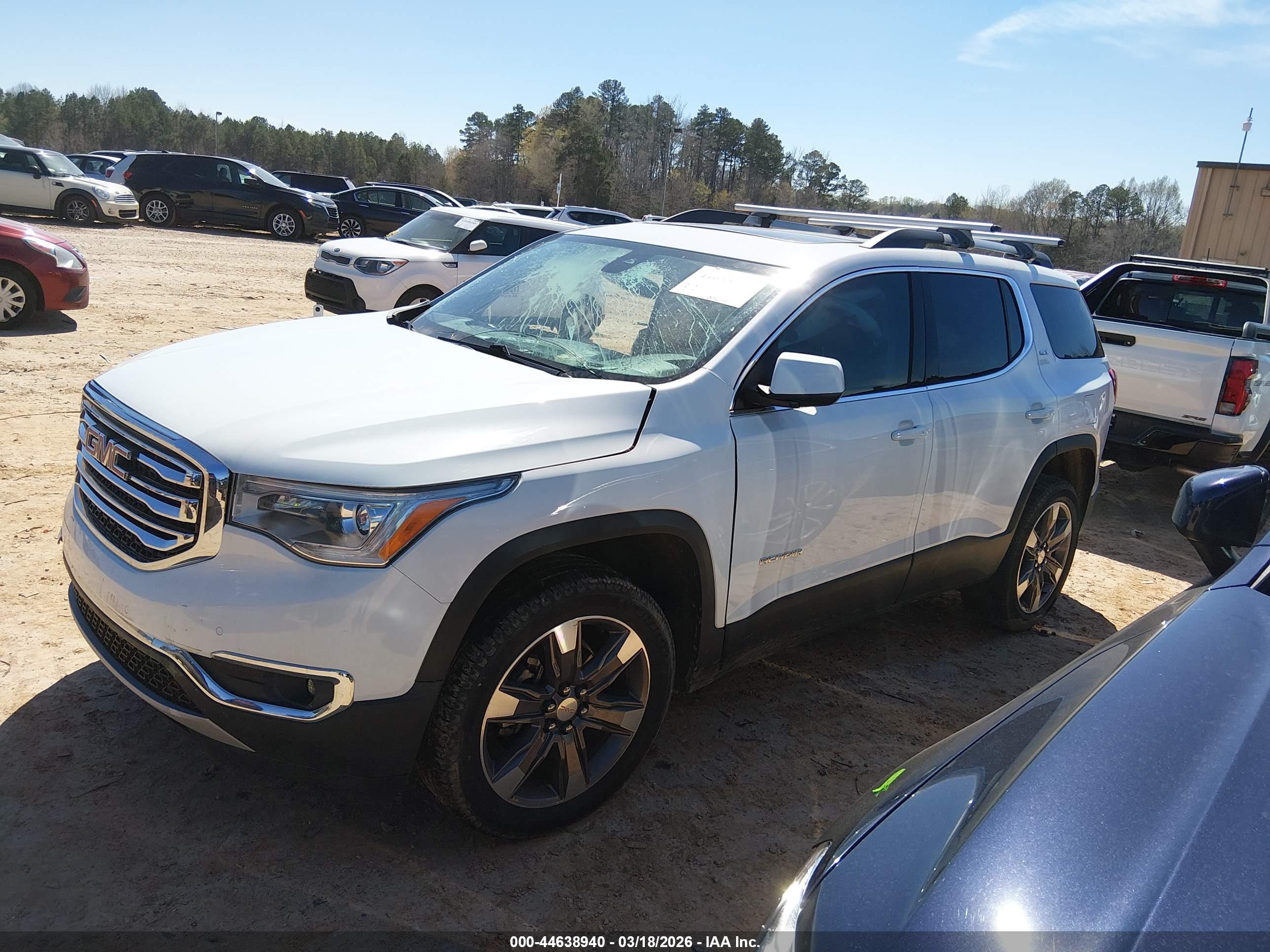 GMC ACADIA image 2