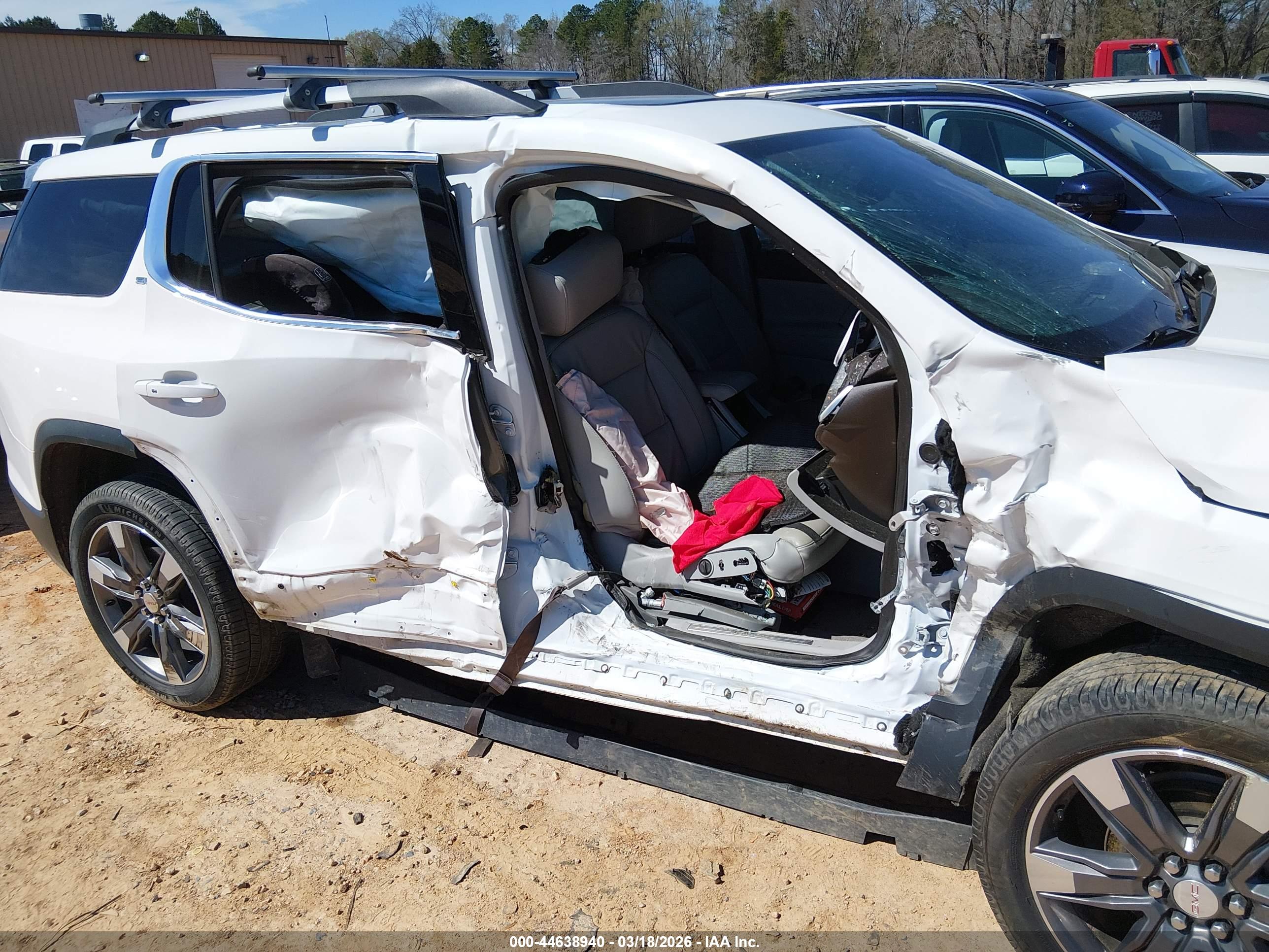 GMC ACADIA image 6