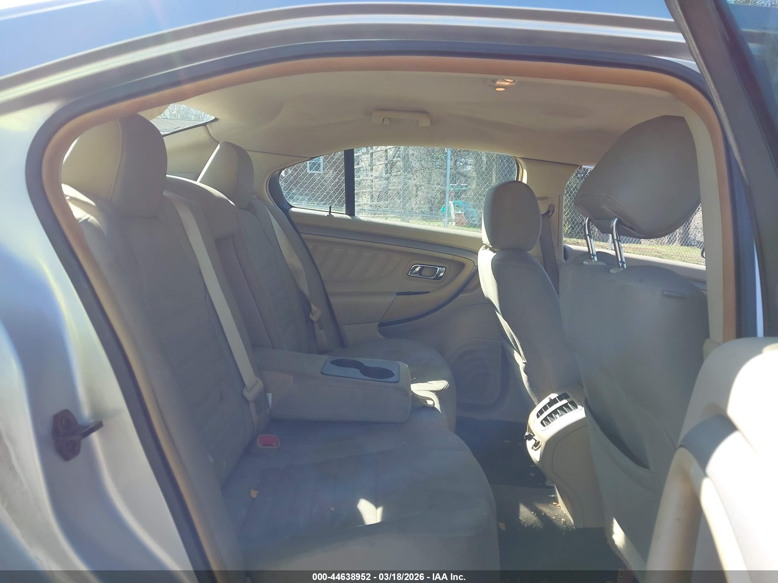 FORD TAURUS image 8
