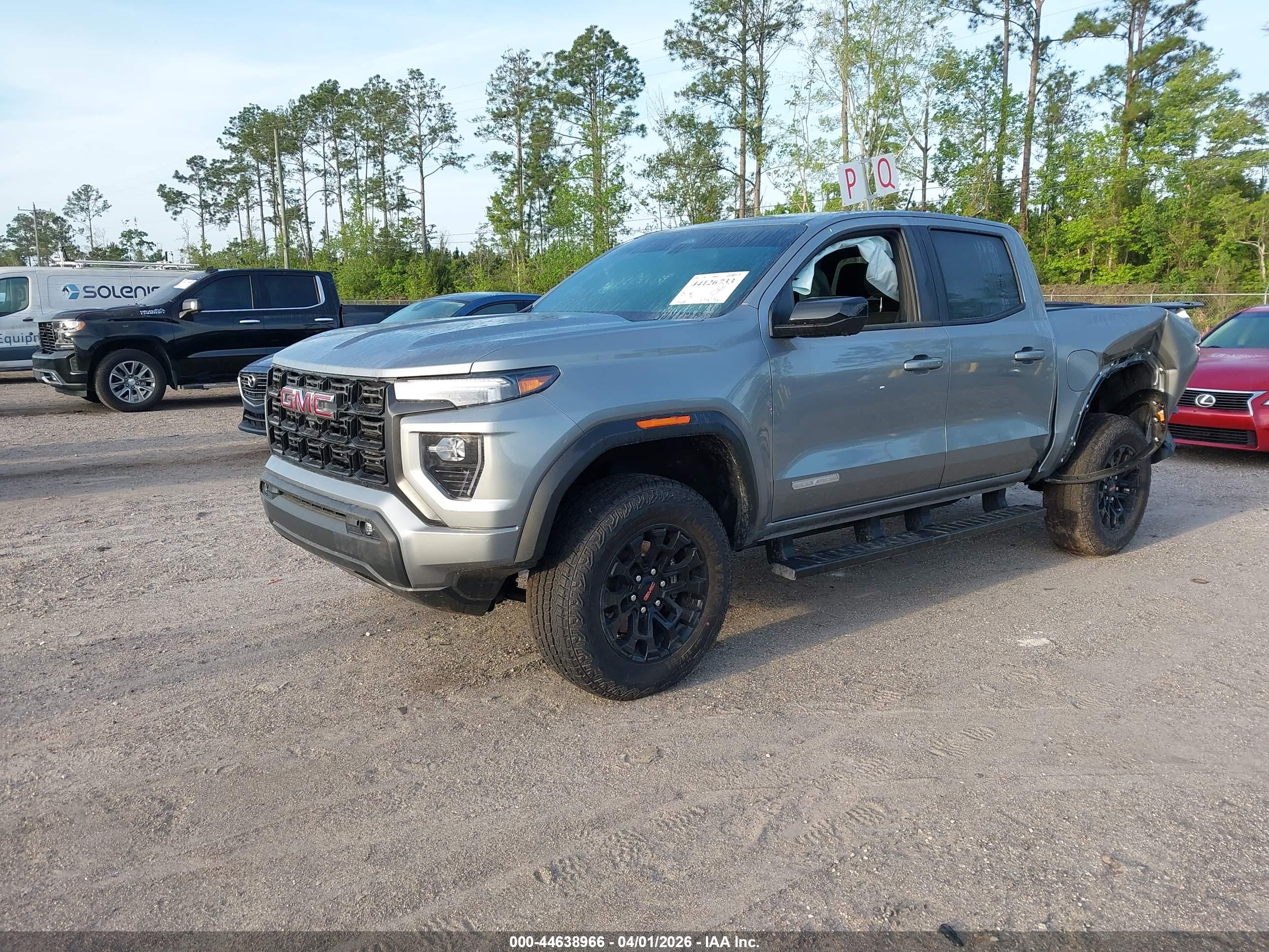GMC CANYON image 2