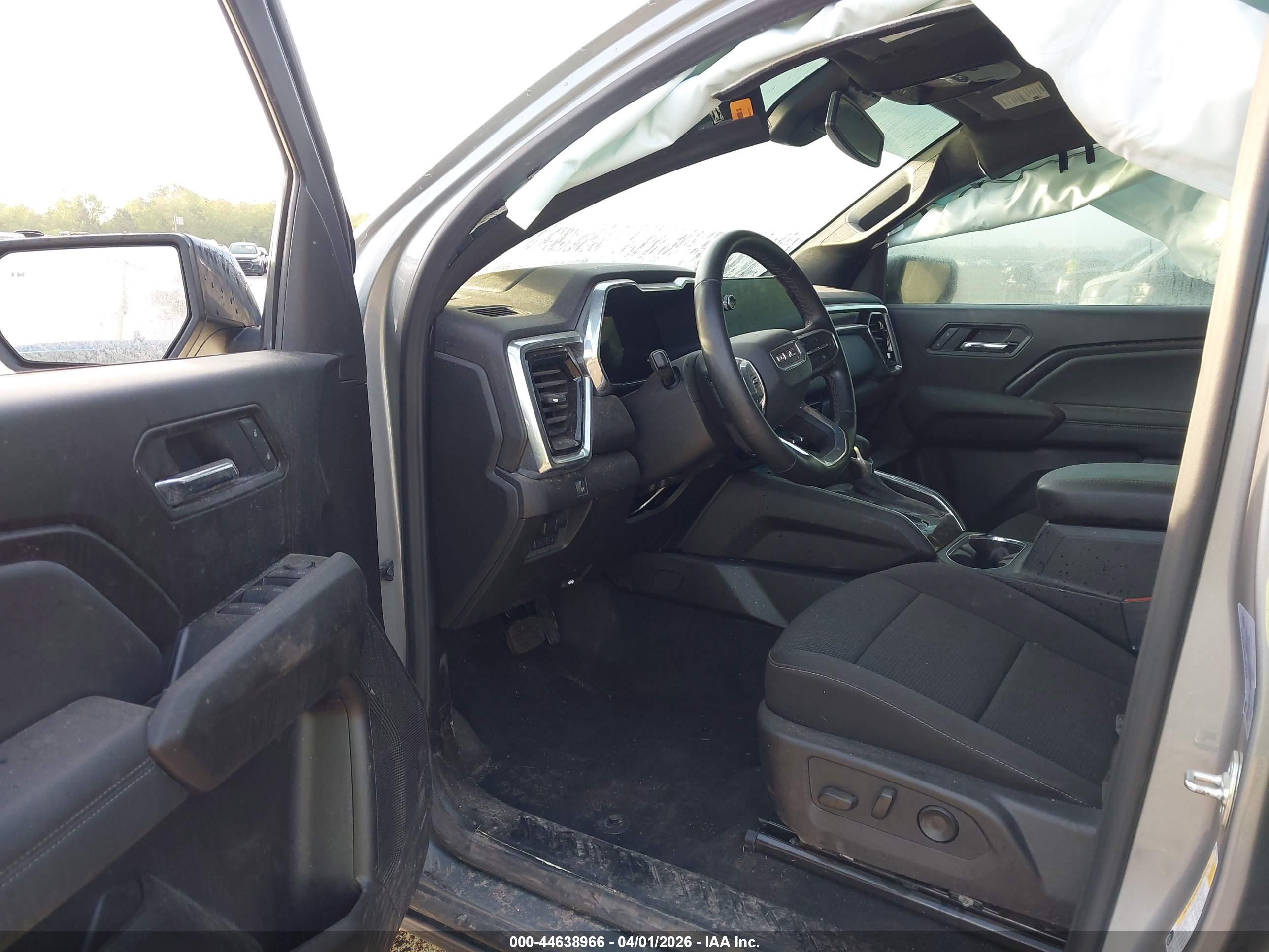 GMC CANYON image 5