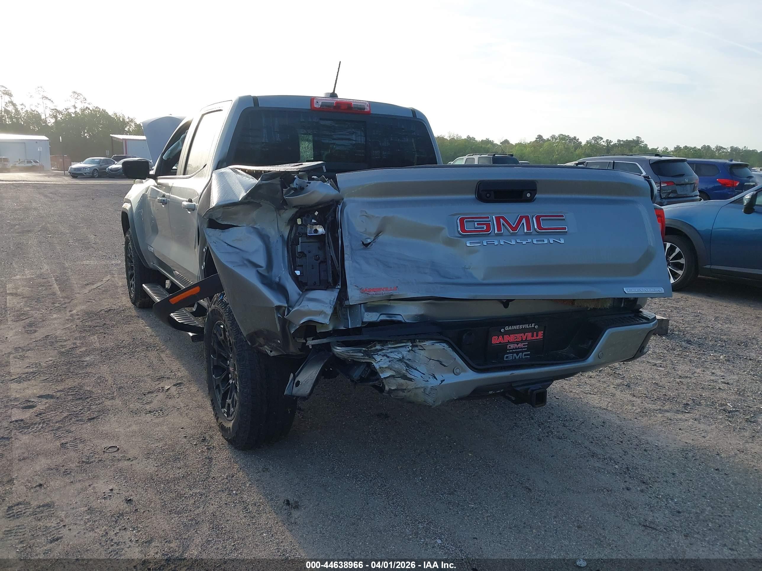 GMC CANYON image 6