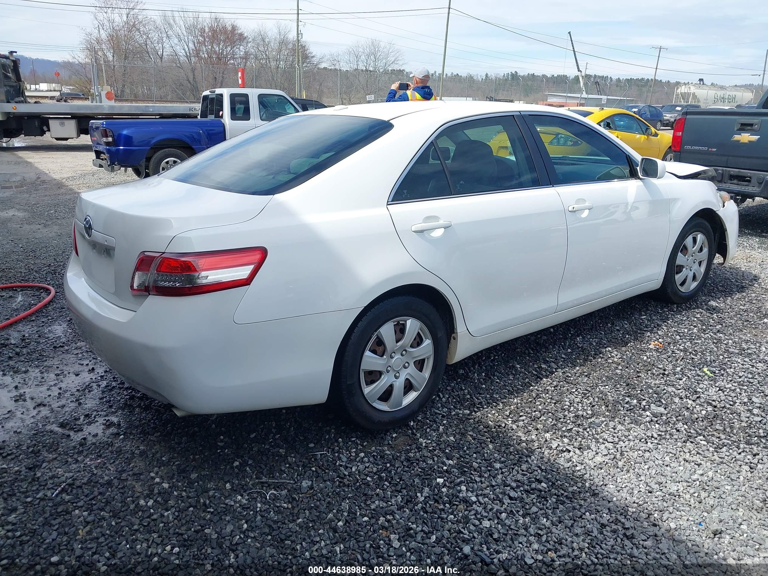 TOYOTA CAMRY image 4