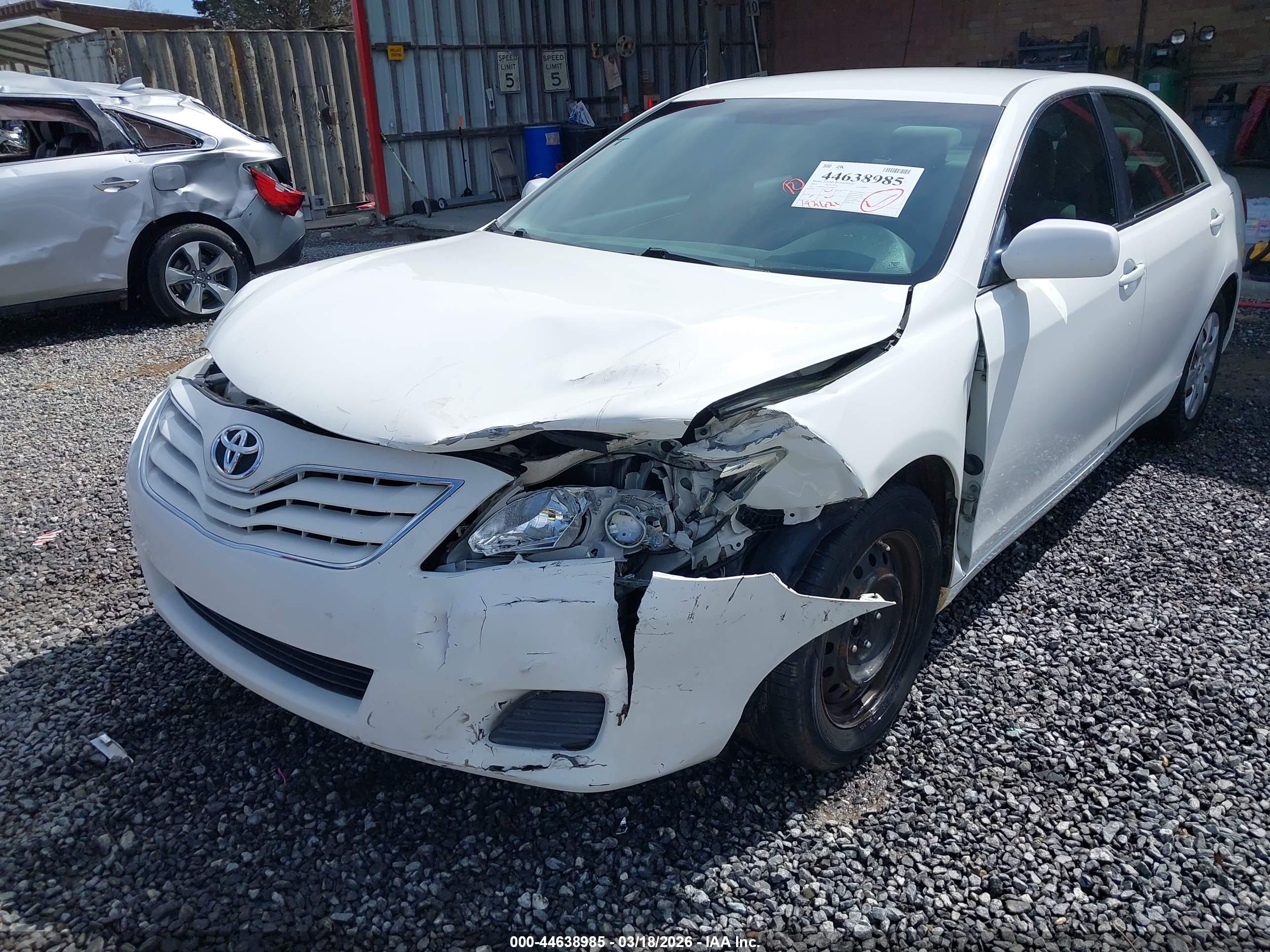 TOYOTA CAMRY image 6