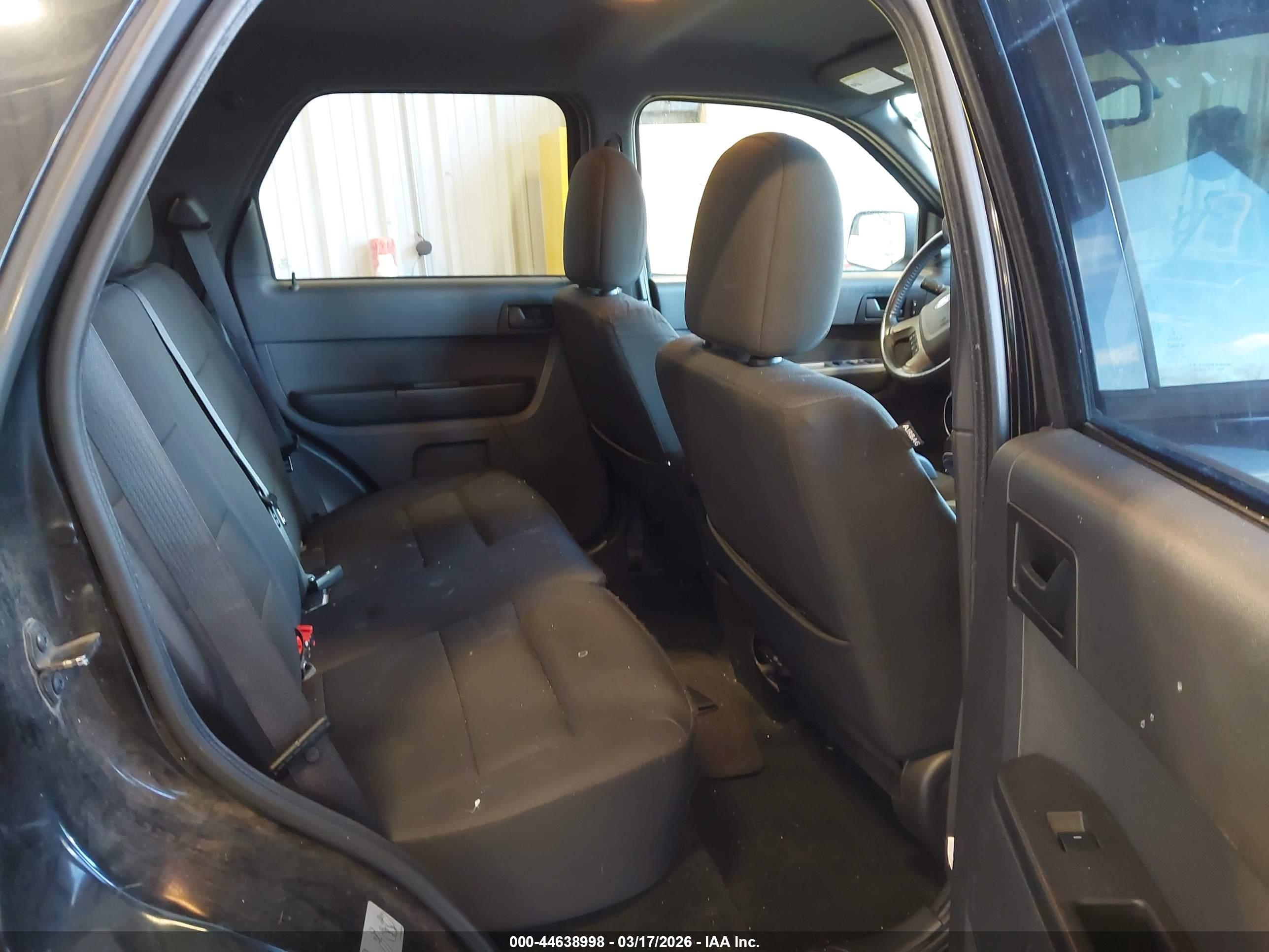 FORD ESCAPE image 8