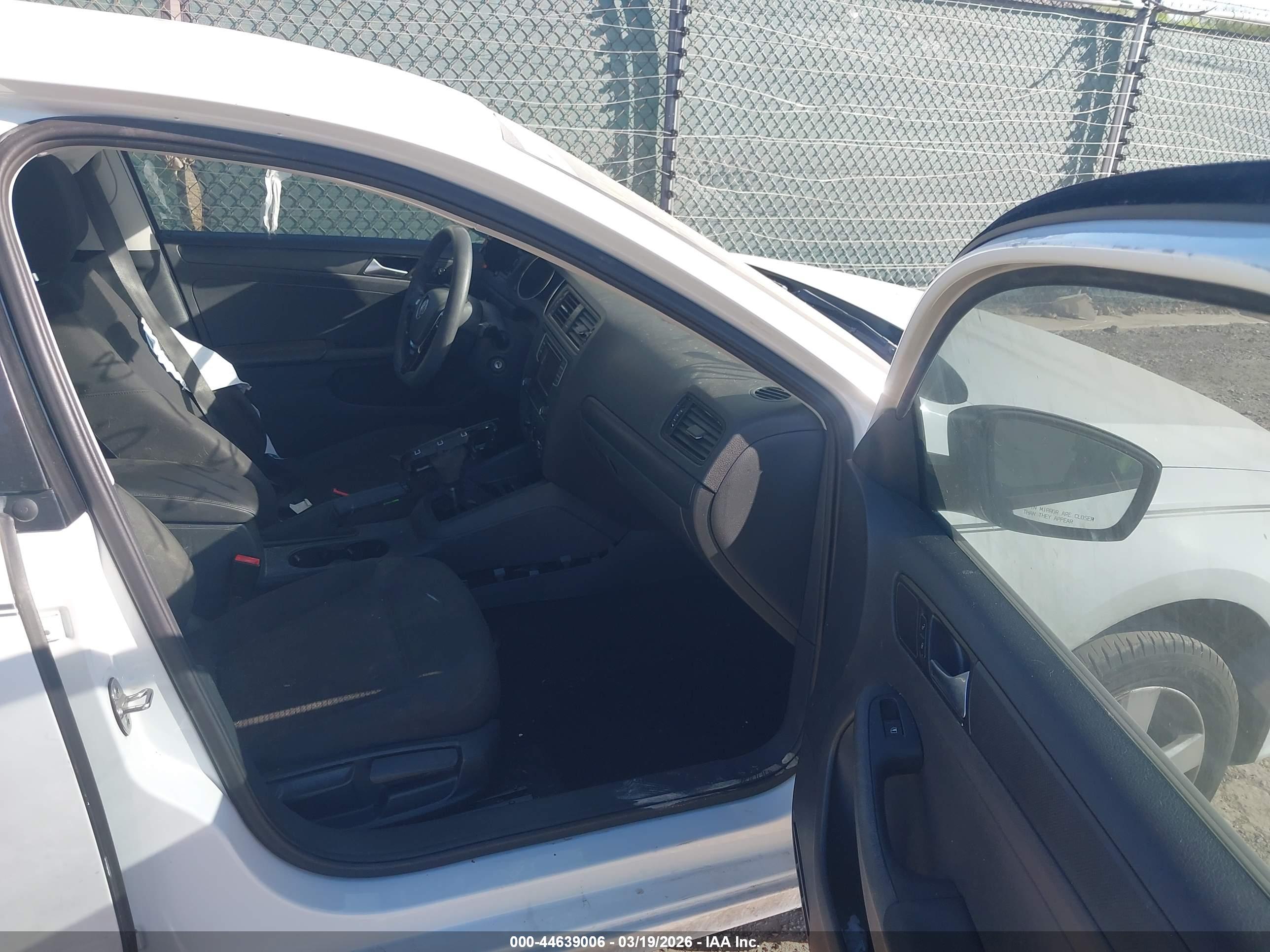 VOLKSWAGEN JETTA image 5