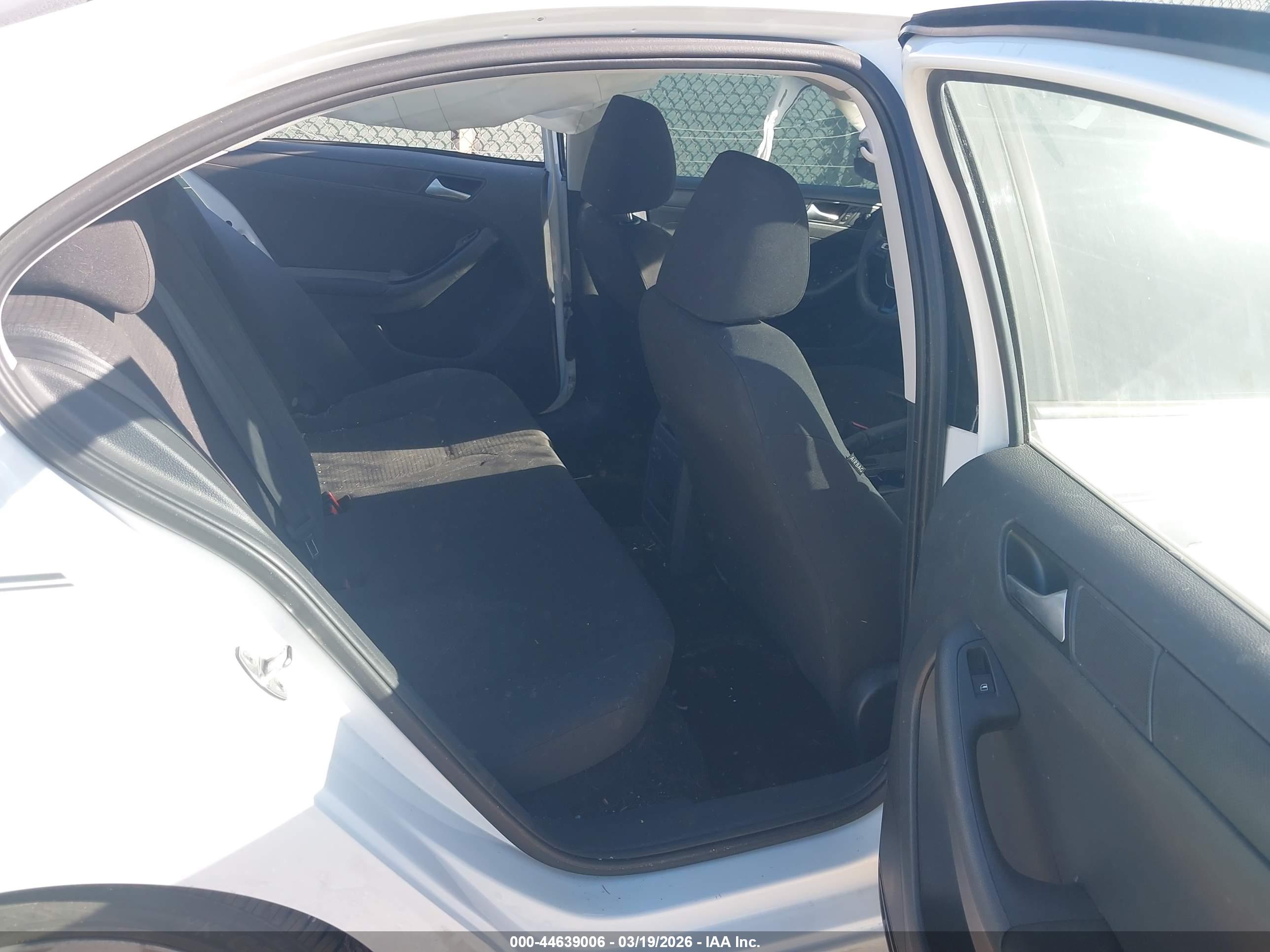 VOLKSWAGEN JETTA image 8