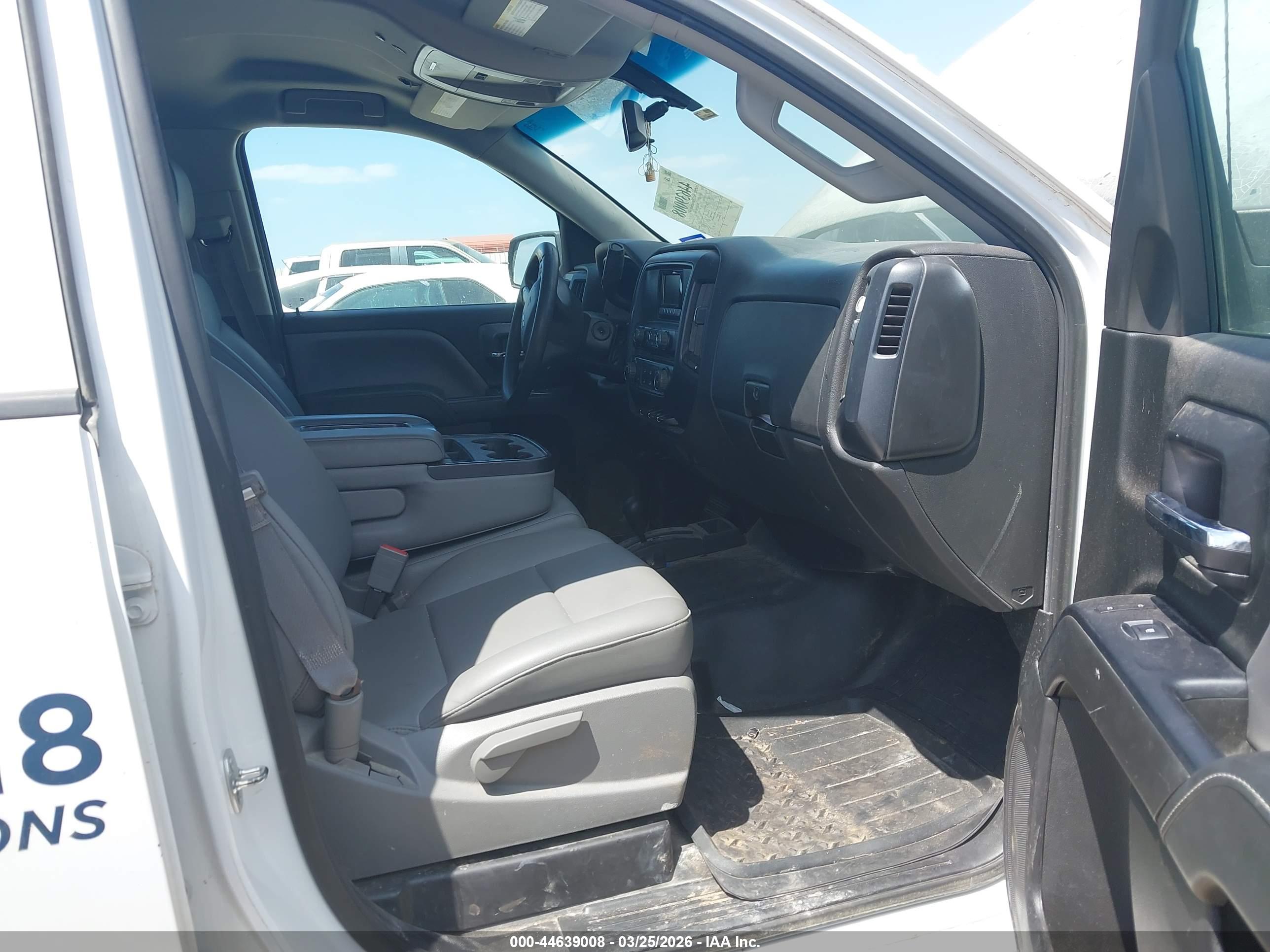 CHEVROLET SILVERADO image 5
