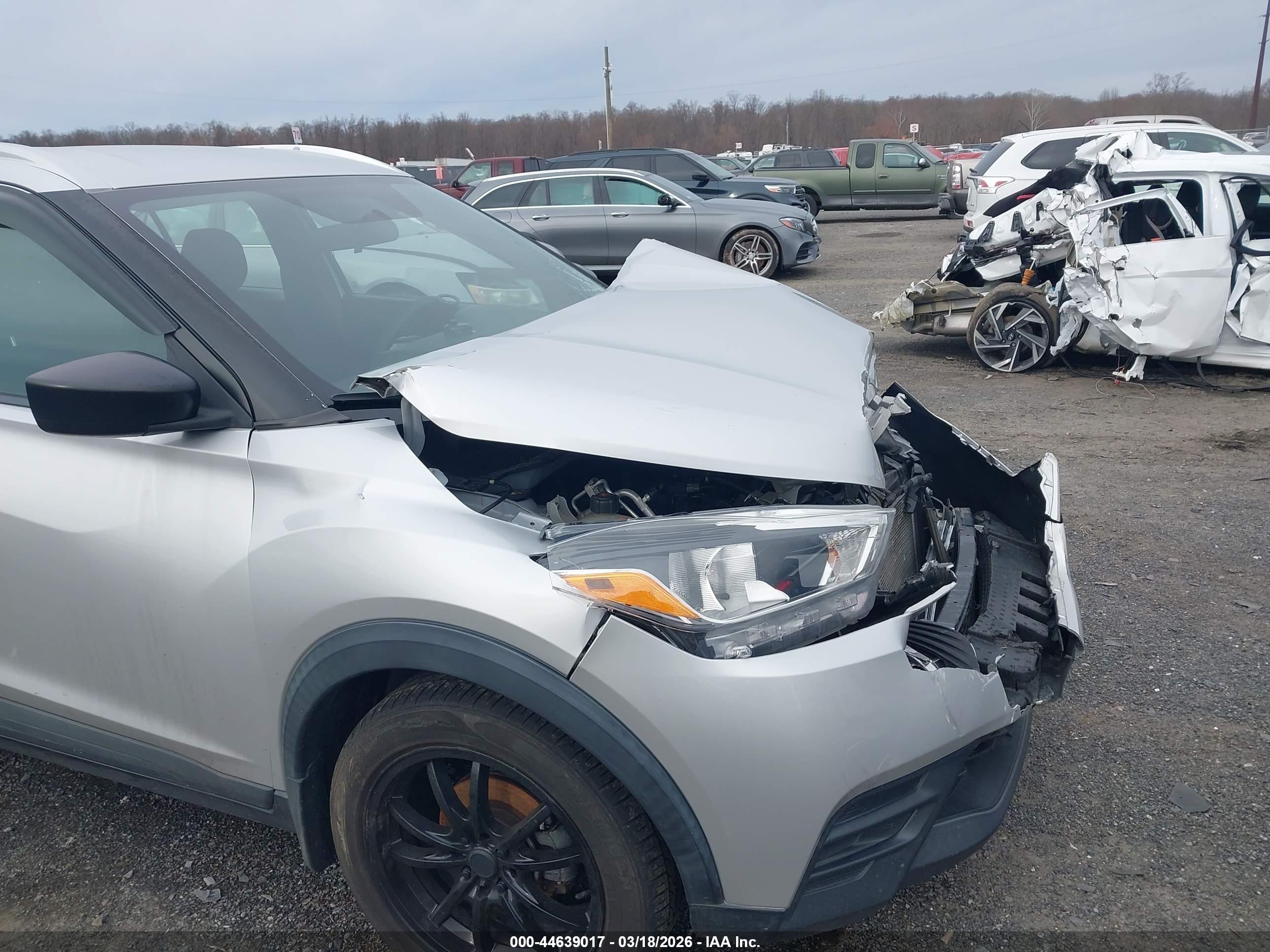 NISSAN KICKS image 6
