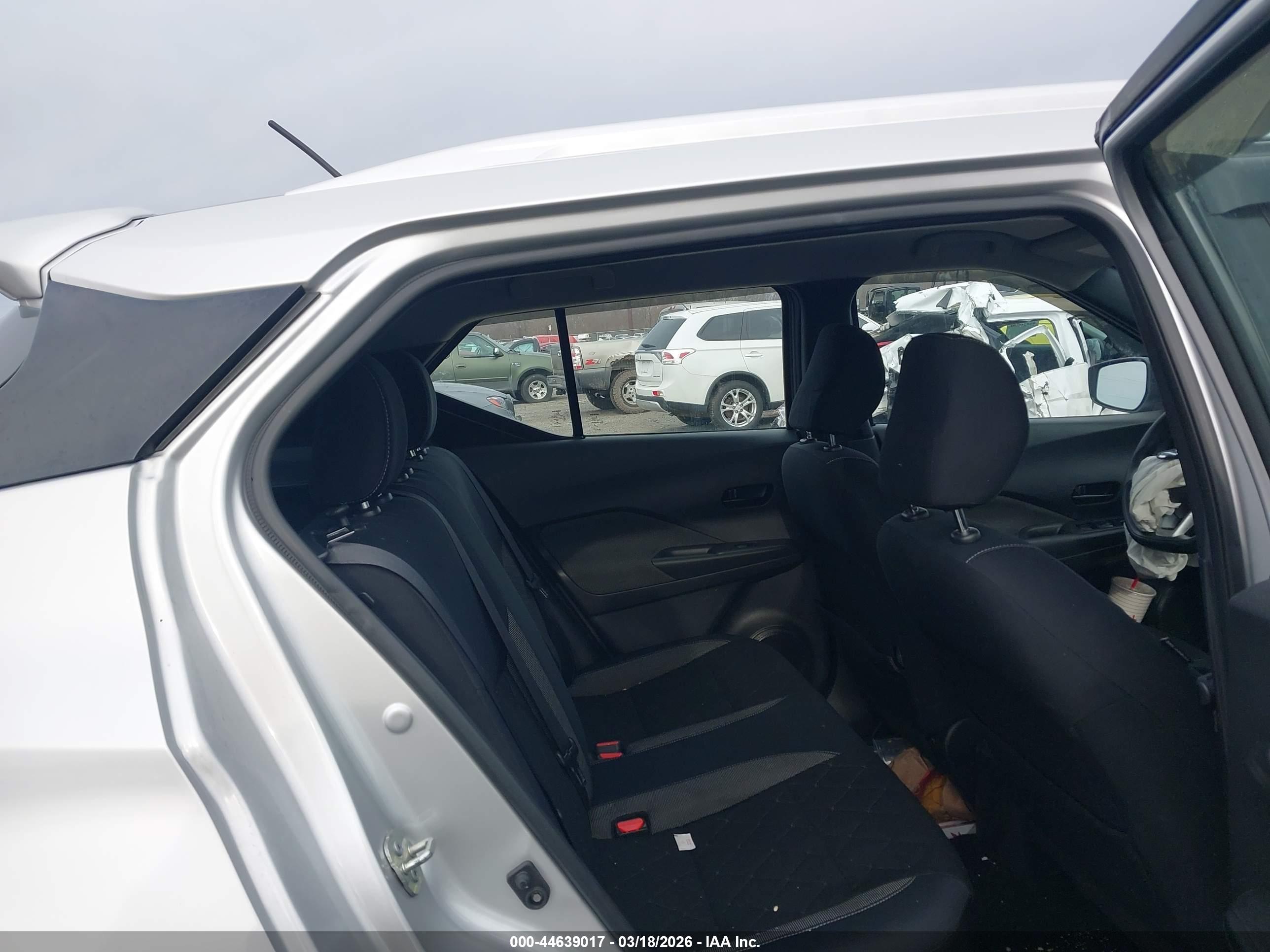 NISSAN KICKS image 8