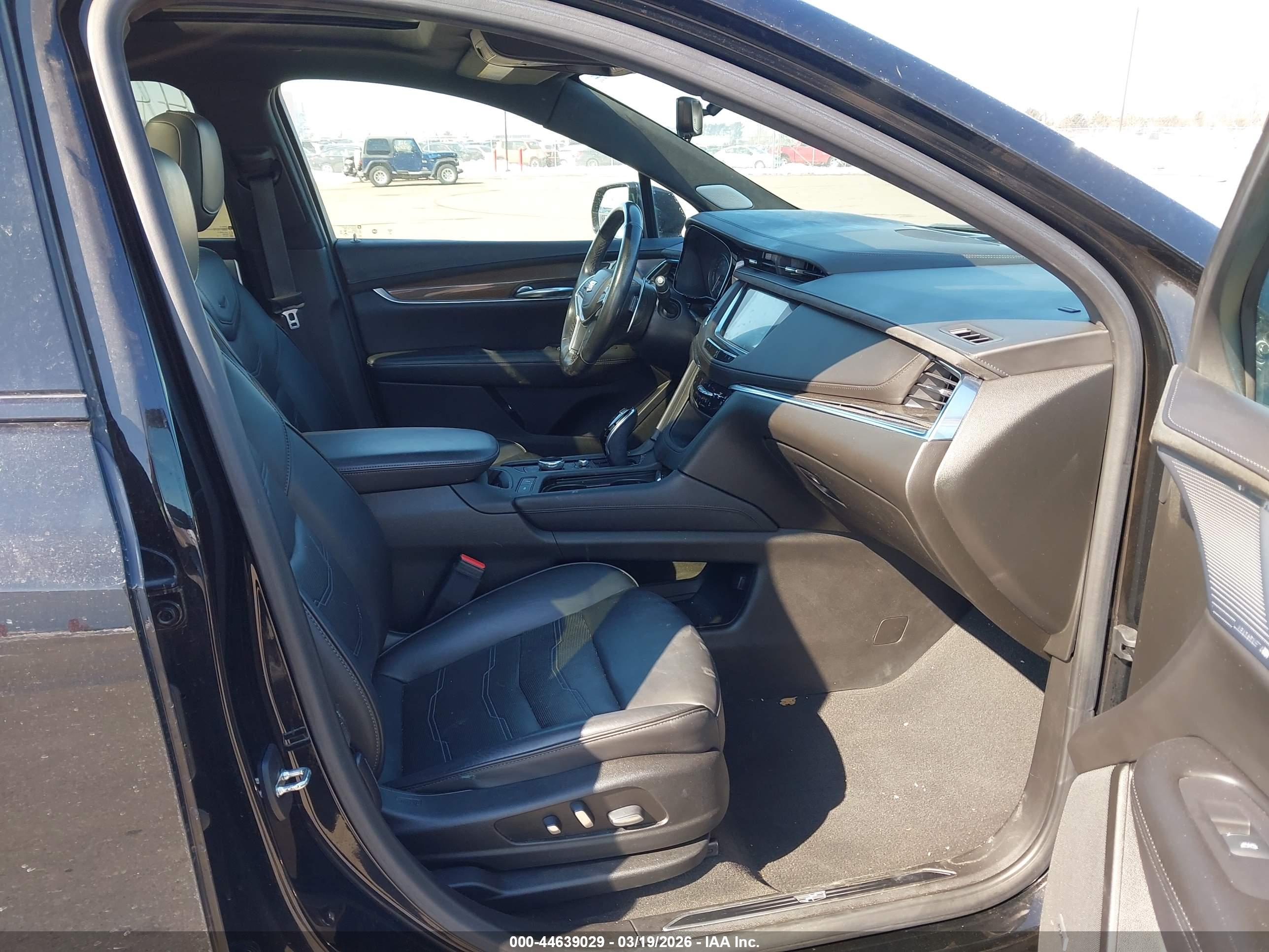 CADILLAC XT5 image 5