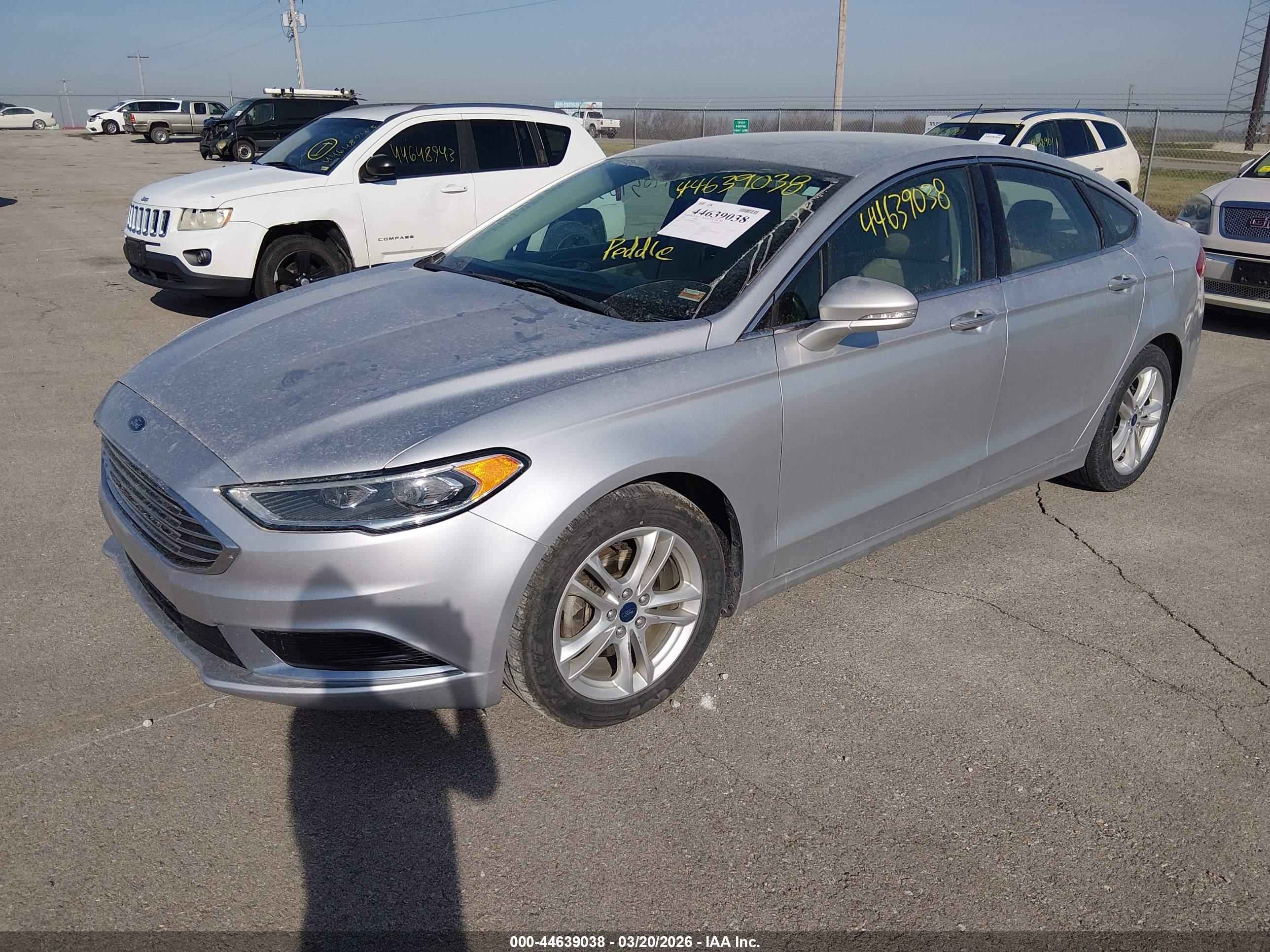 FORD FUSION image 2