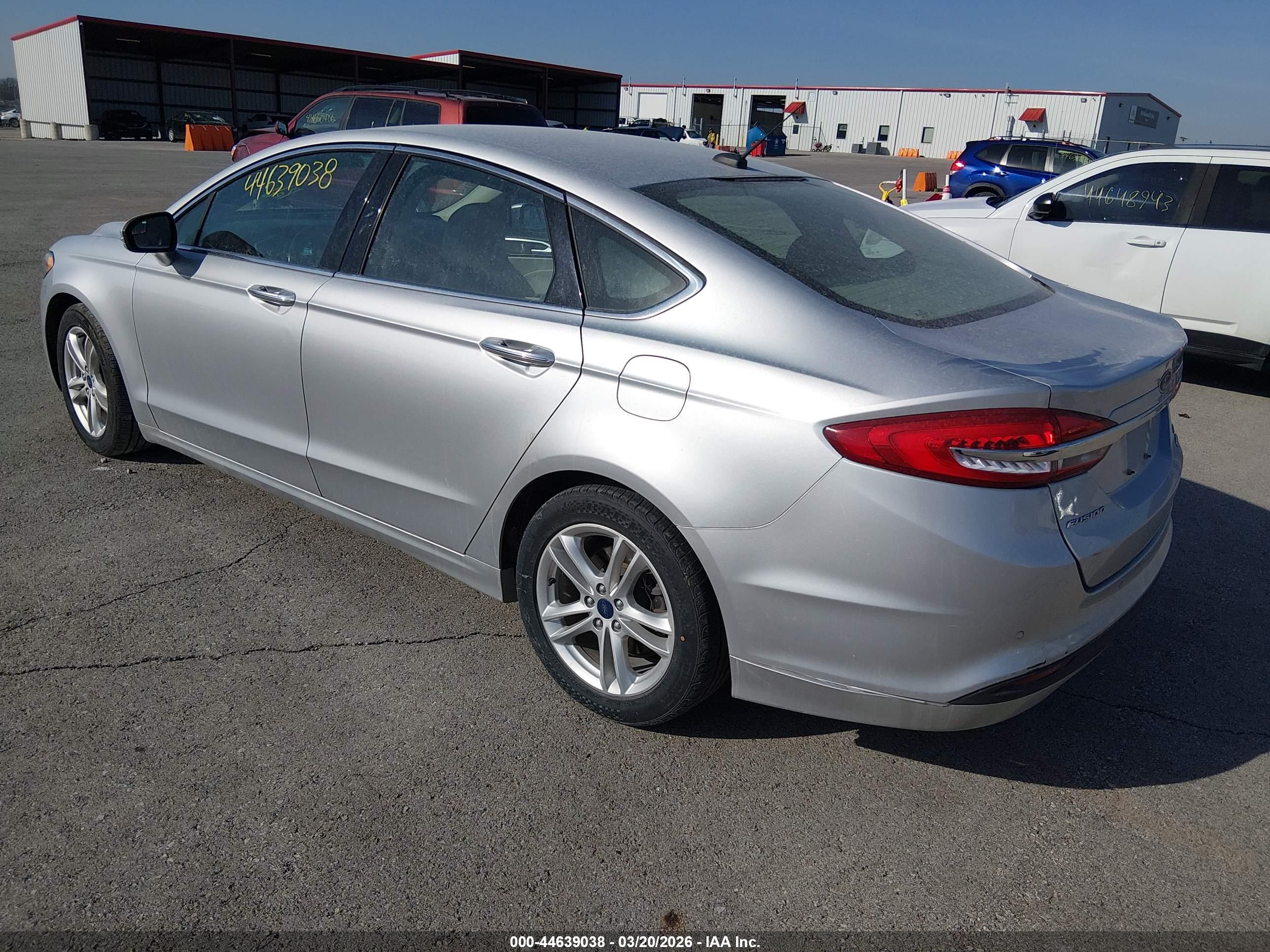 FORD FUSION image 3