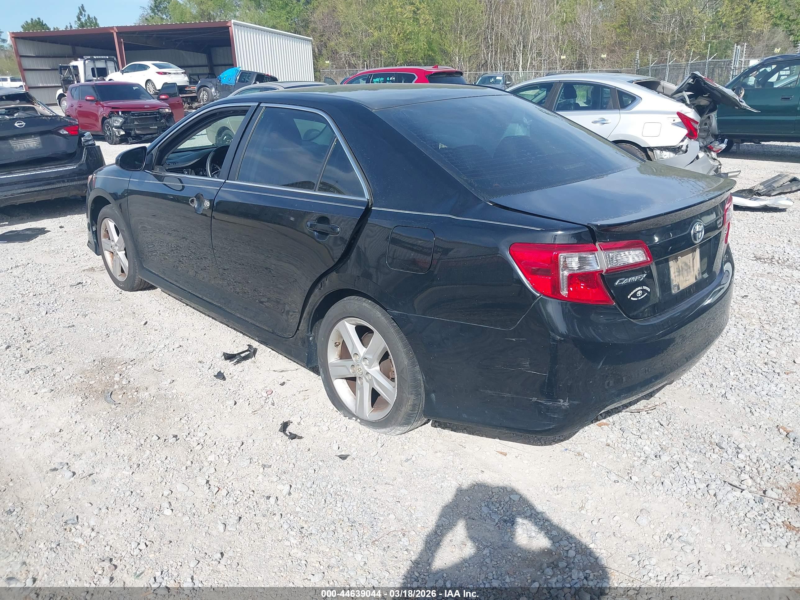 TOYOTA CAMRY image 3