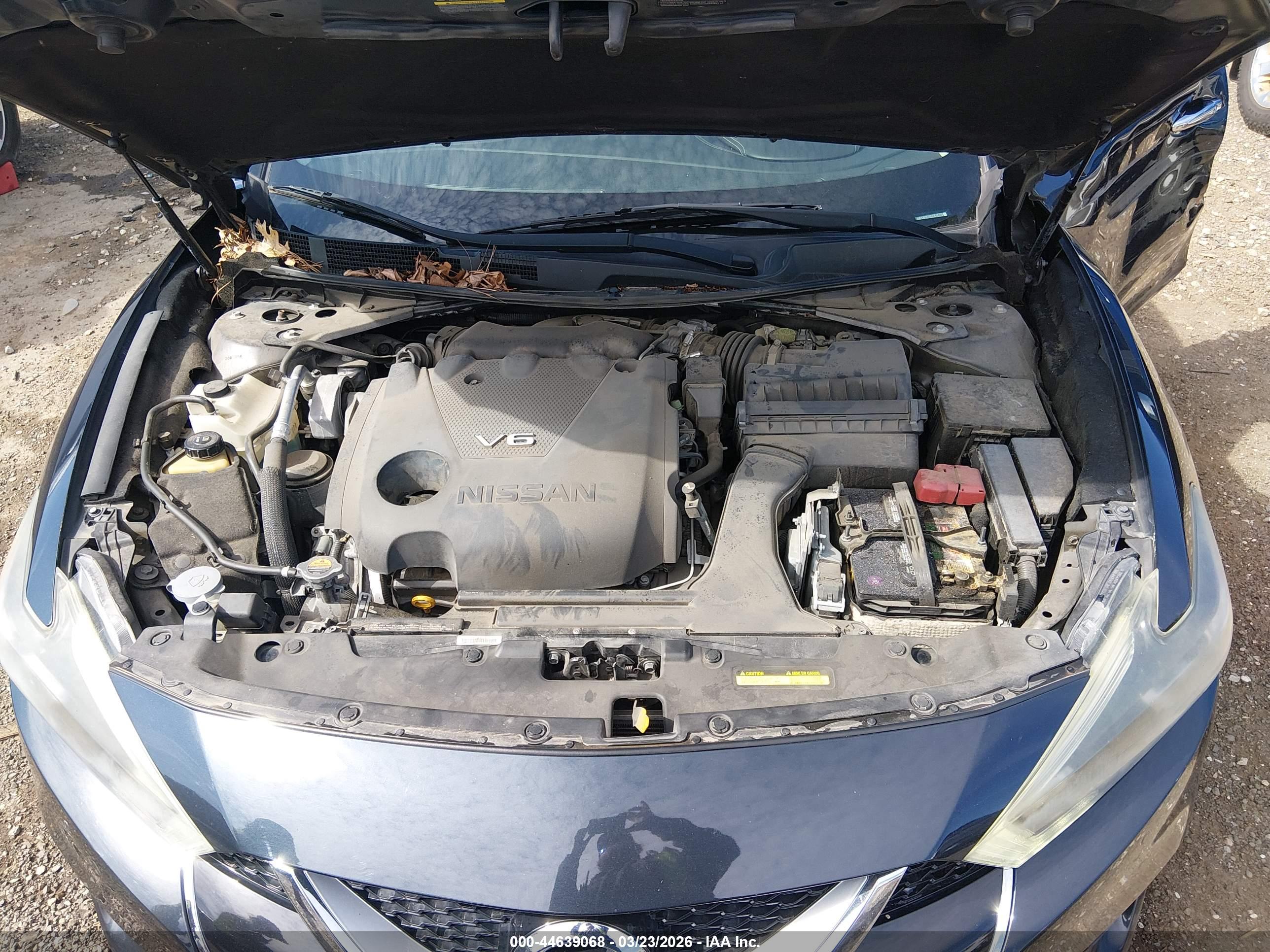 NISSAN MAXIMA image 10