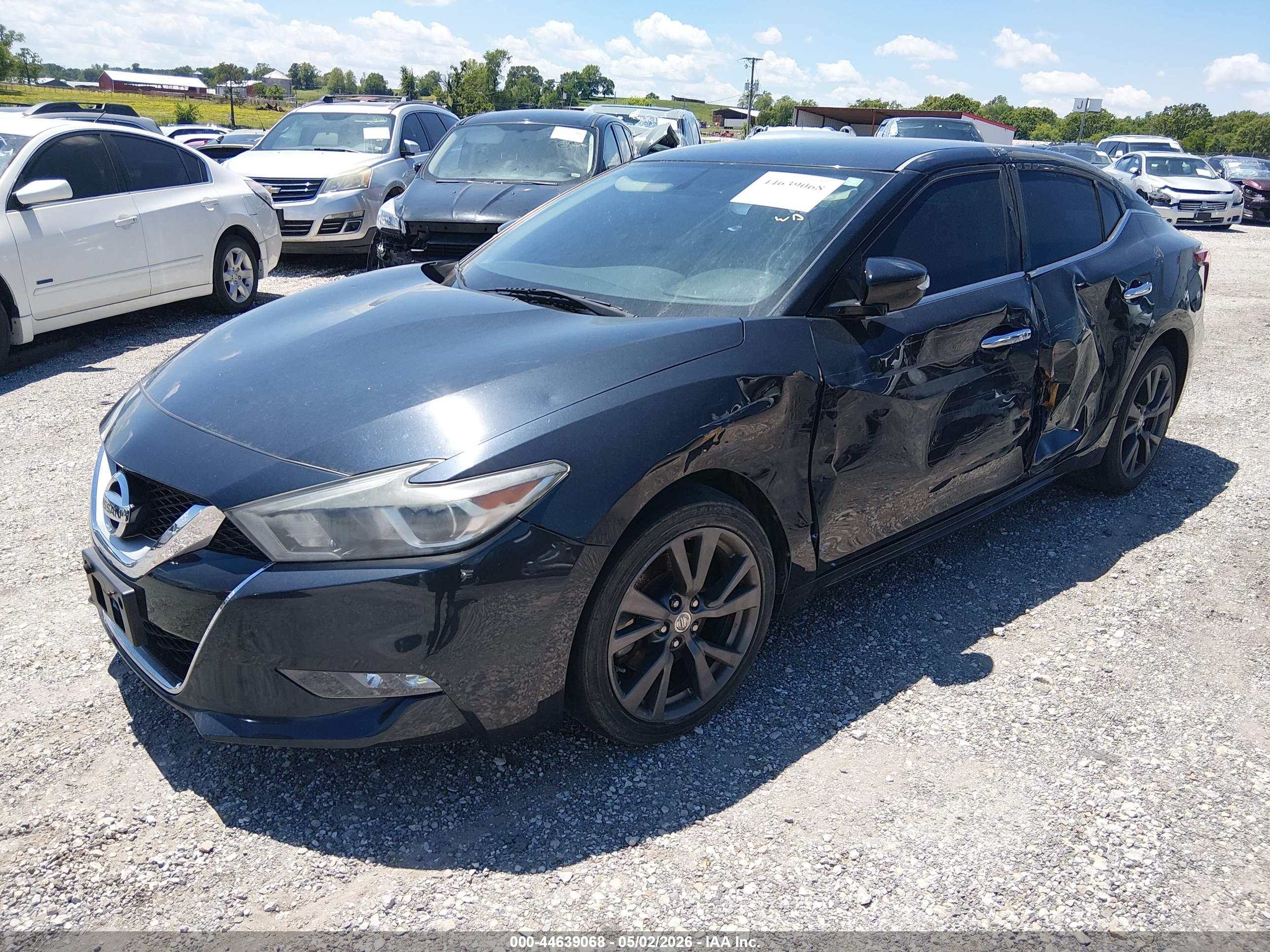 NISSAN MAXIMA image 2