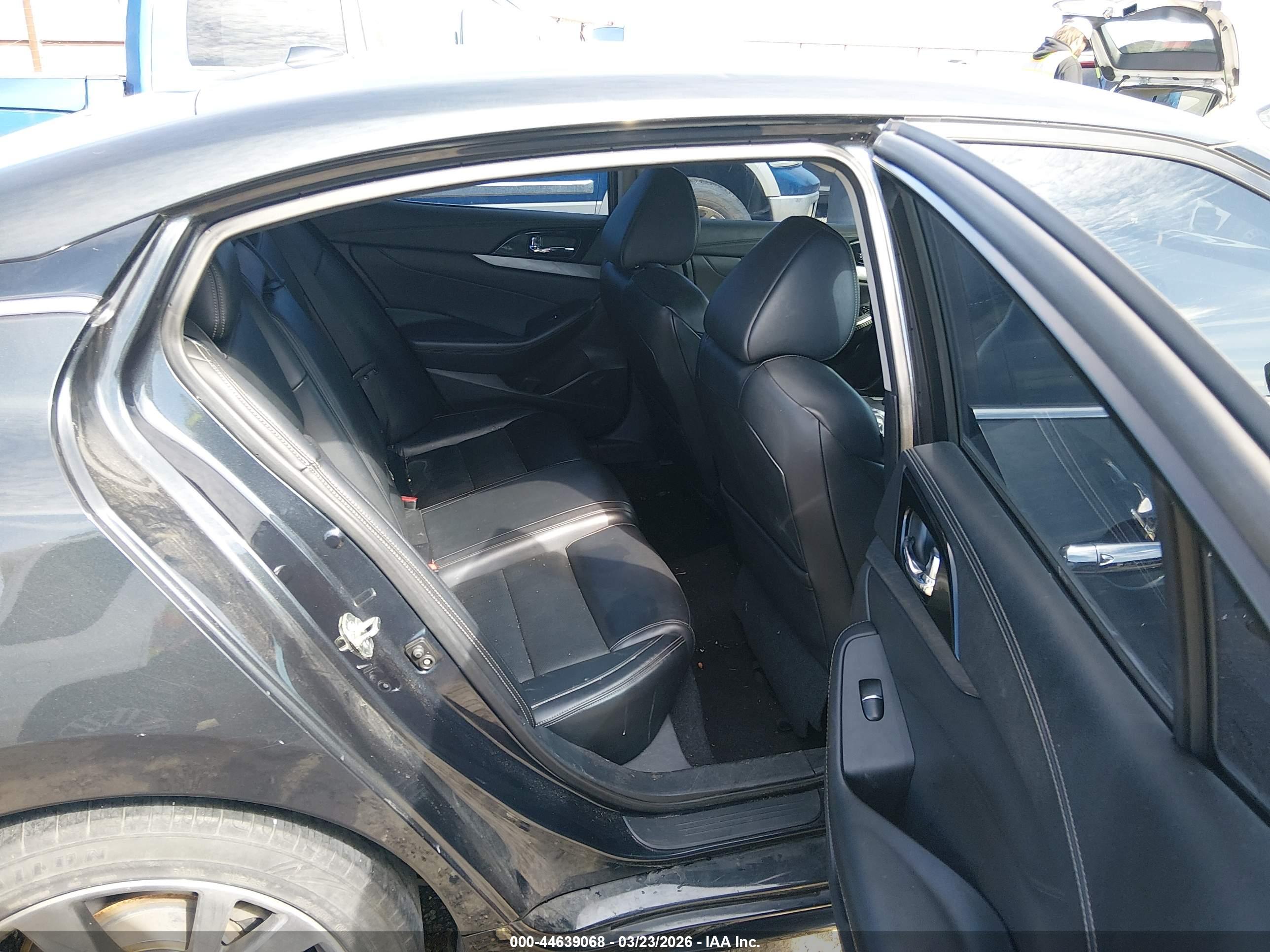 NISSAN MAXIMA image 8