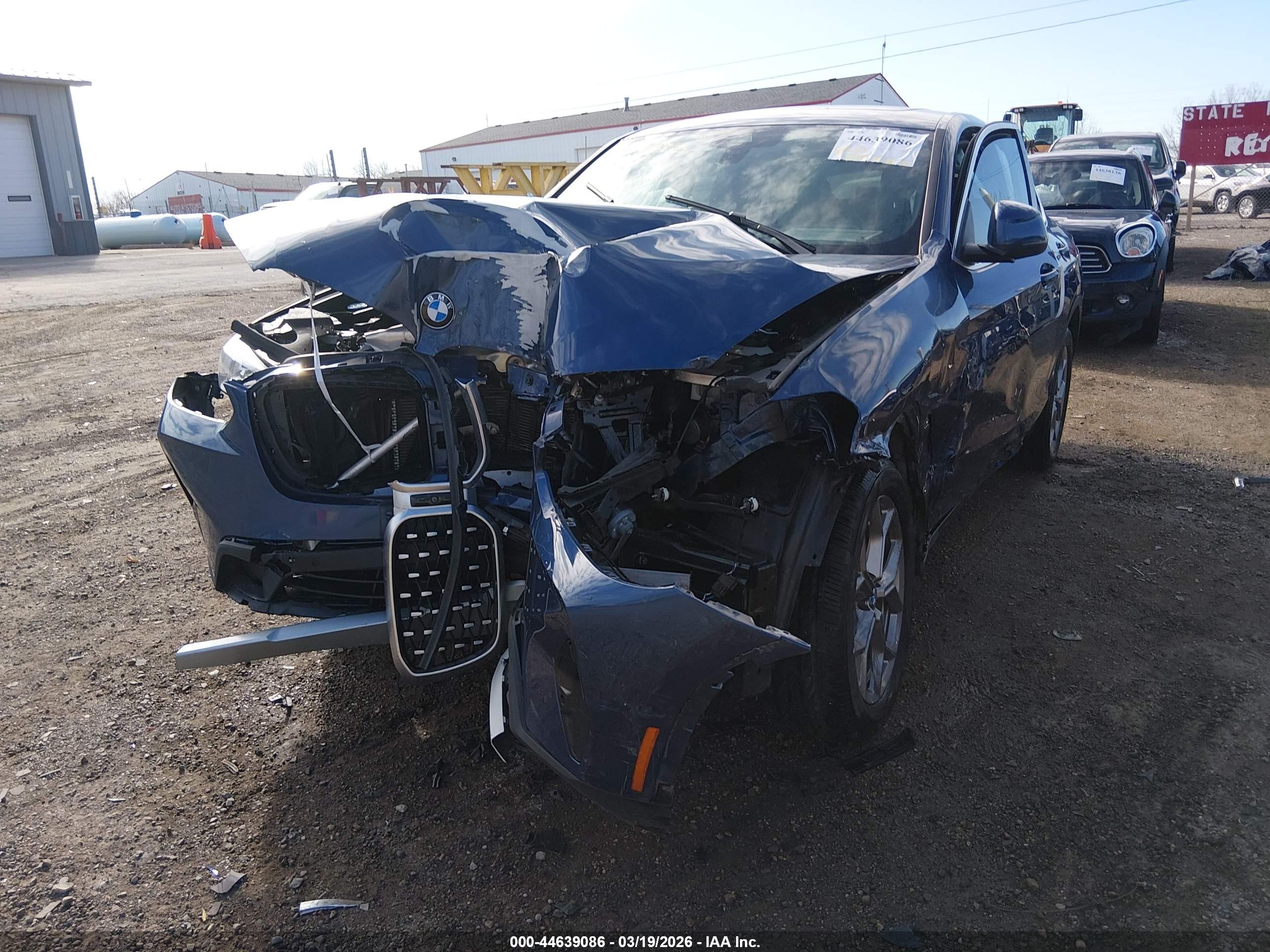 BMW X4 image 2