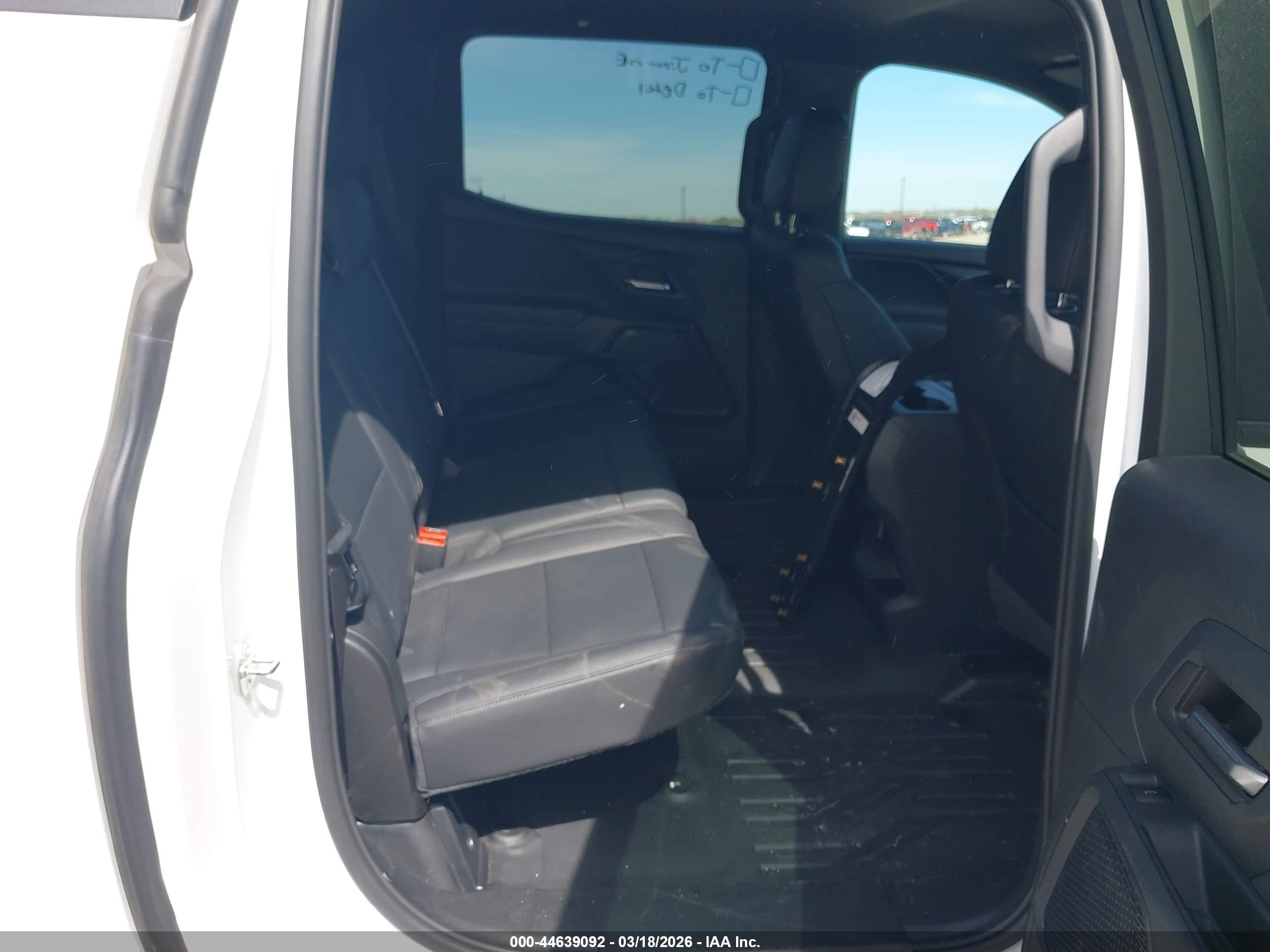 CHEVROLET SILVERADO image 8