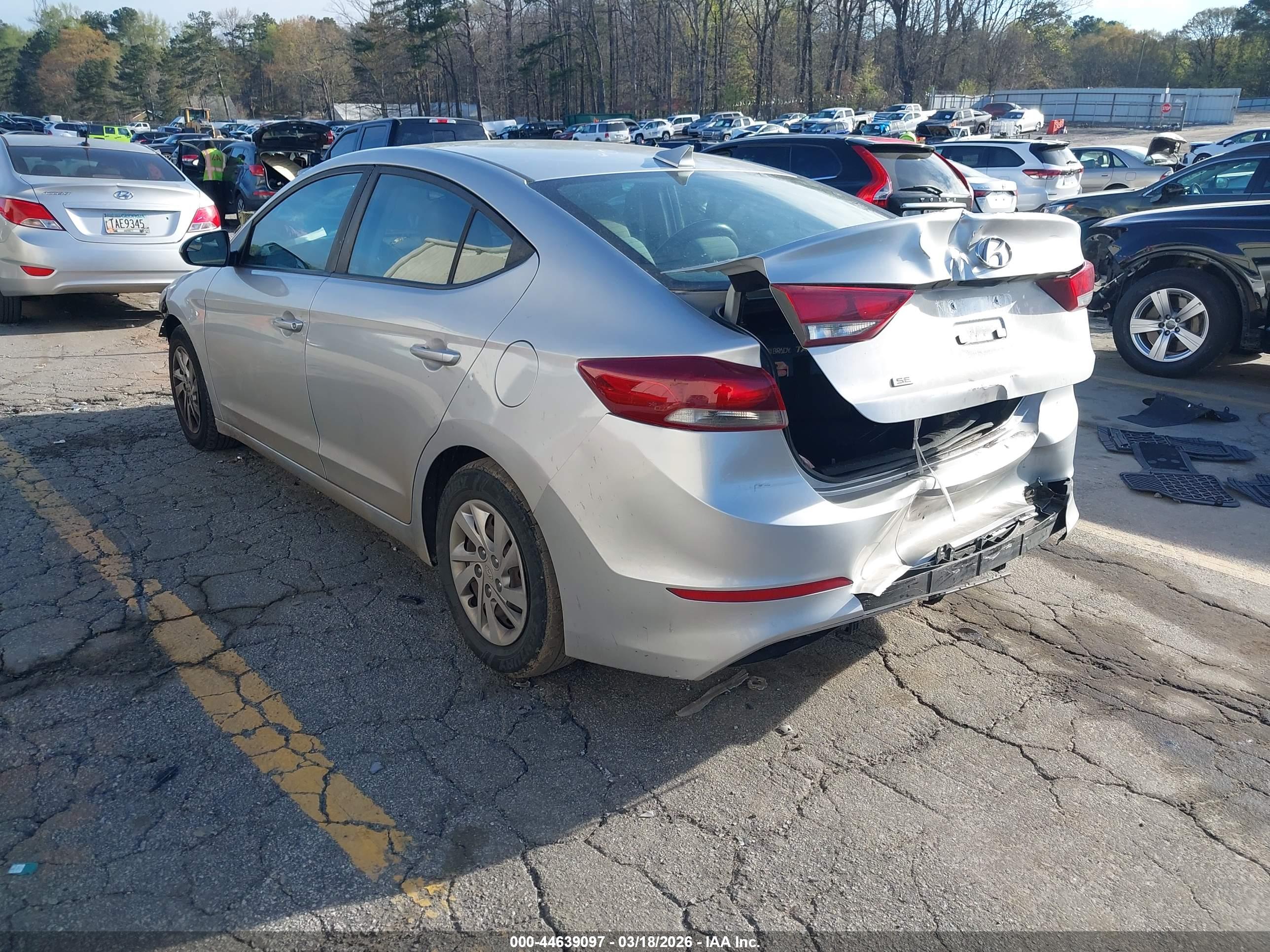HYUNDAI ELANTRA image 3