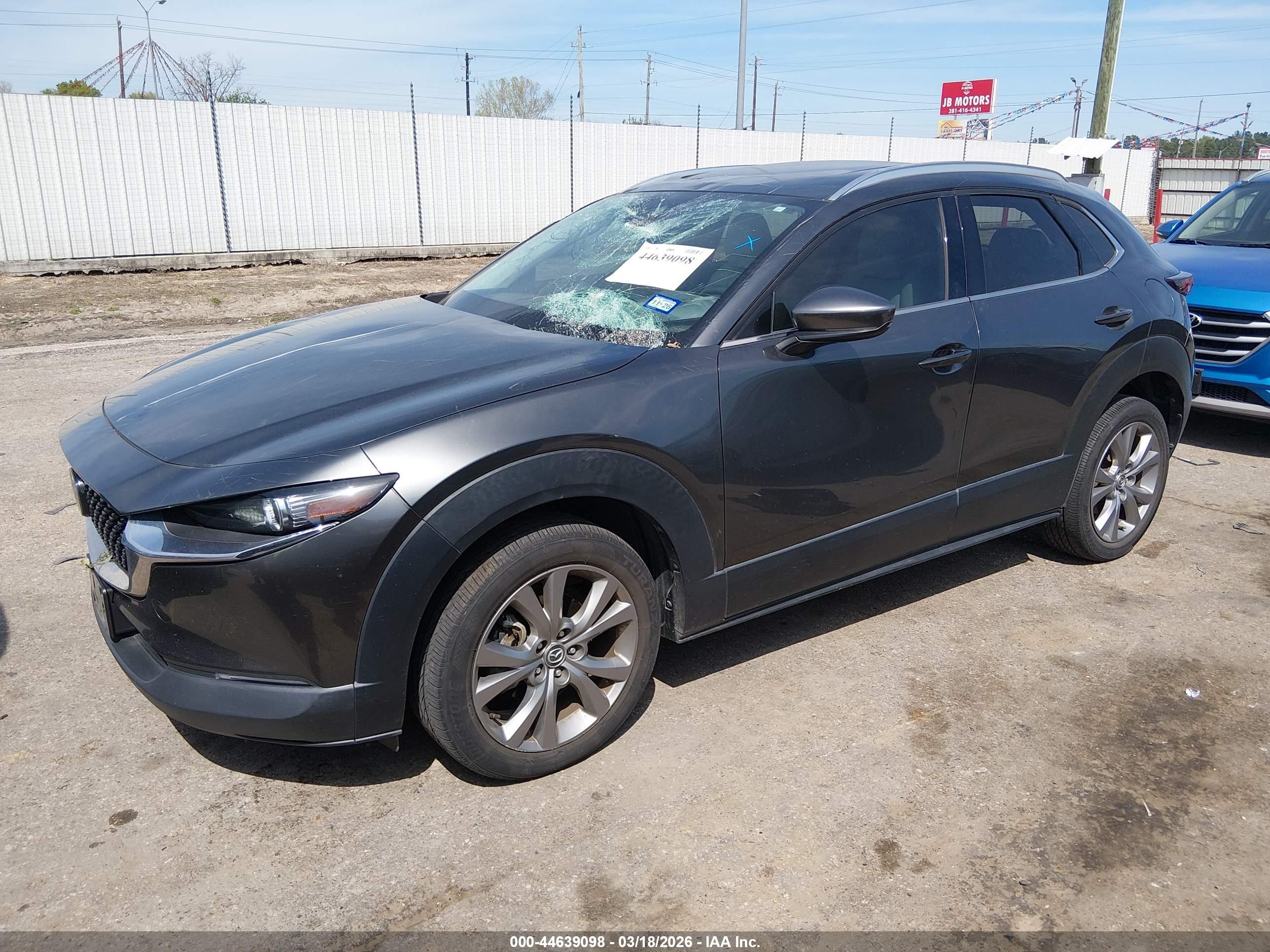 MAZDA CX-30 image 2