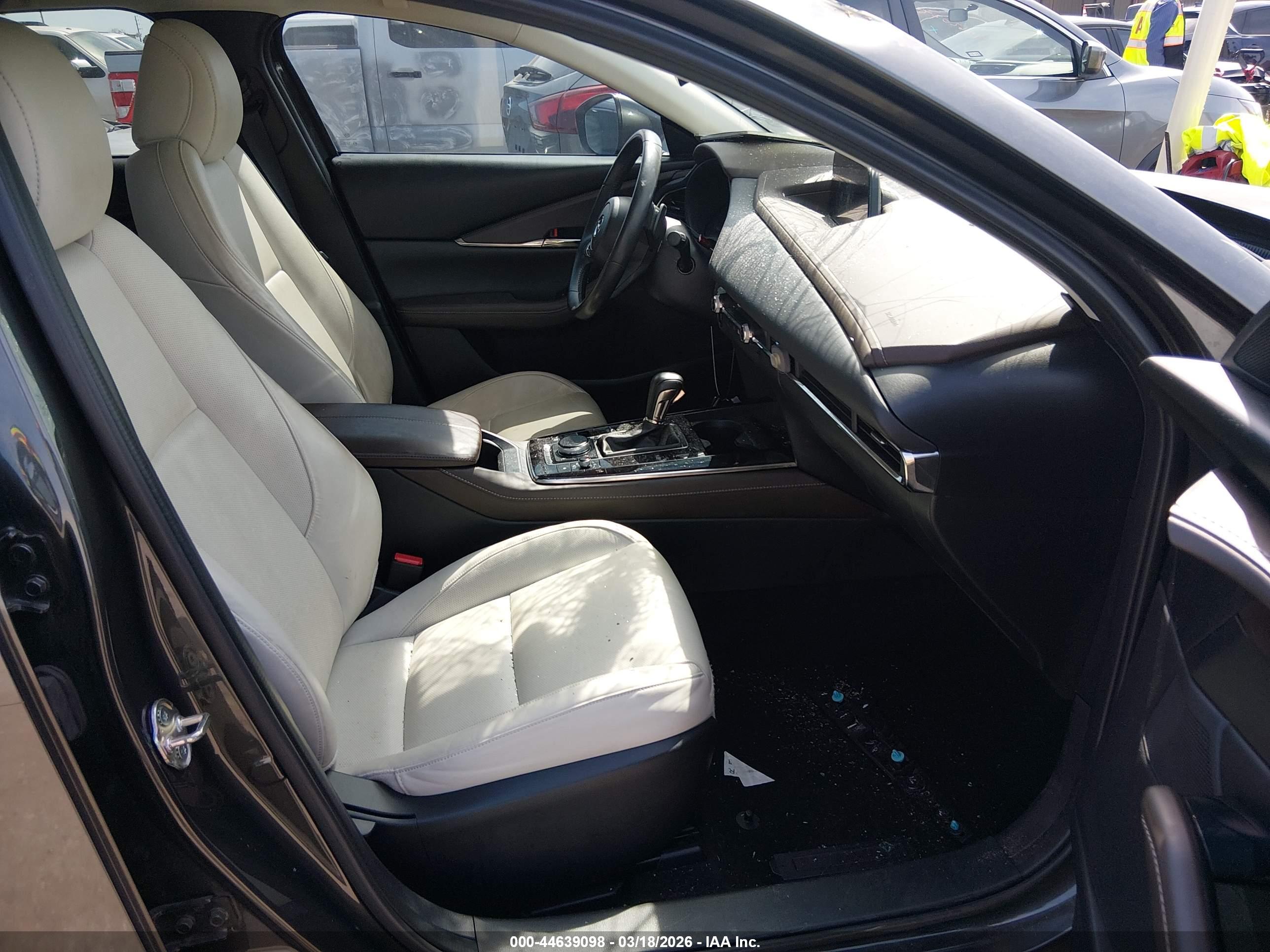 MAZDA CX-30 image 5