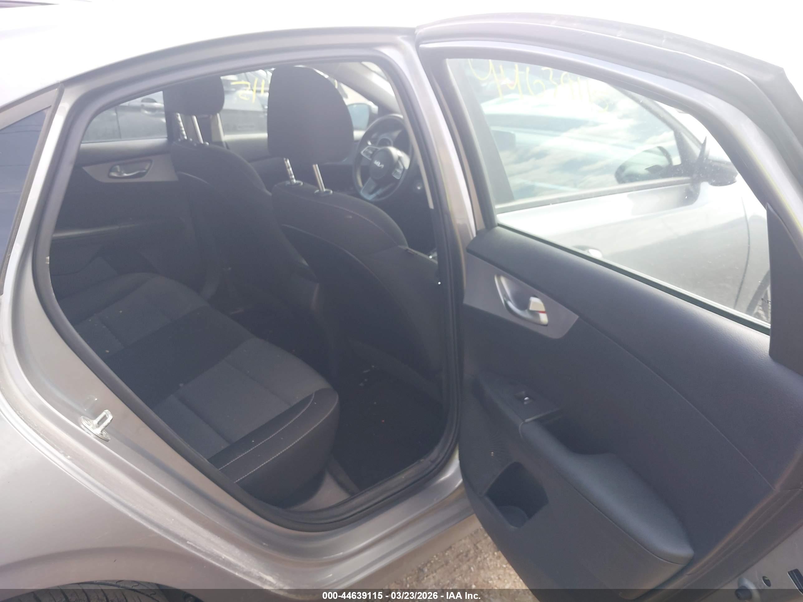 KIA FORTE image 8