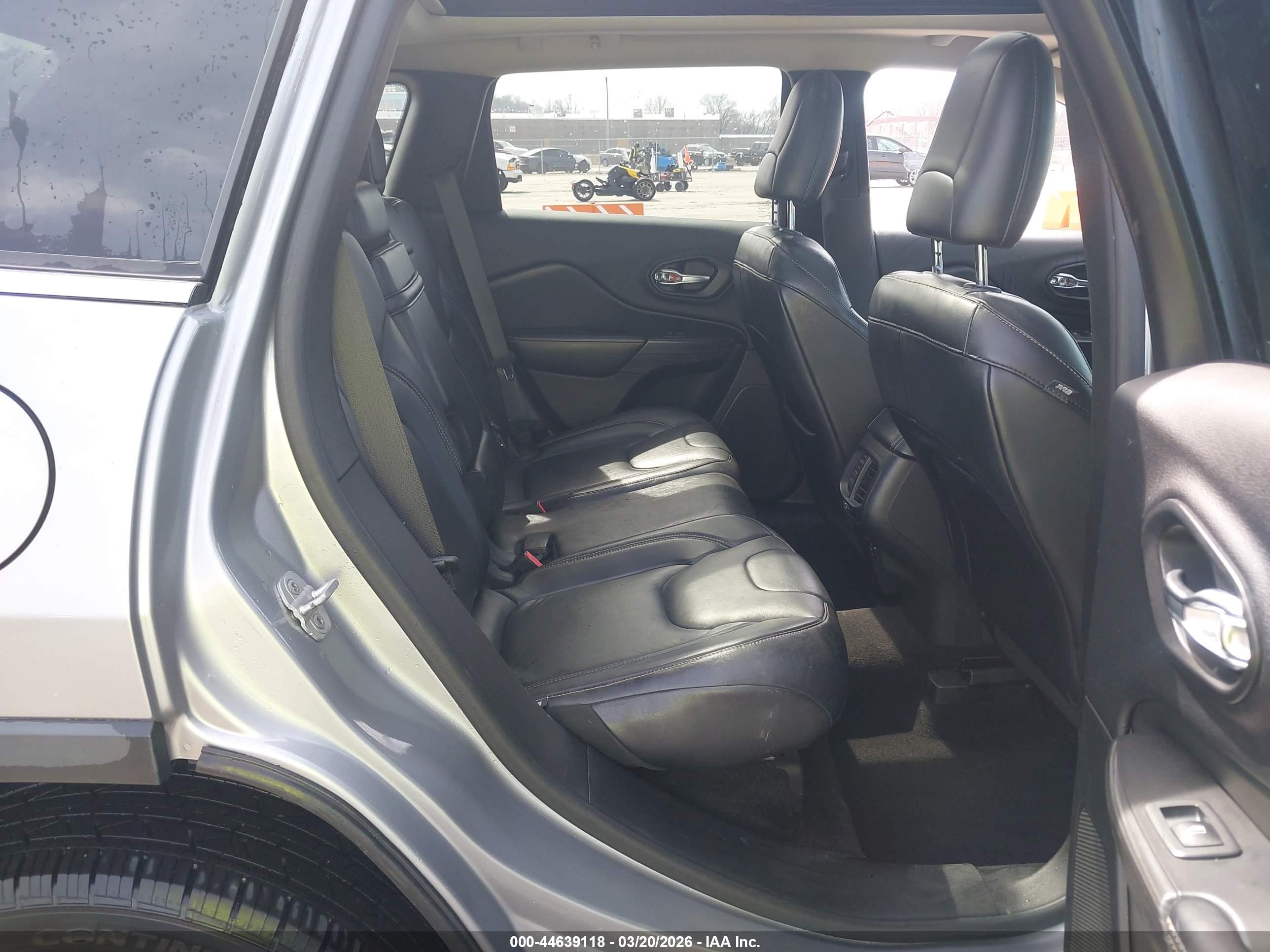 JEEP CHEROKEE image 8
