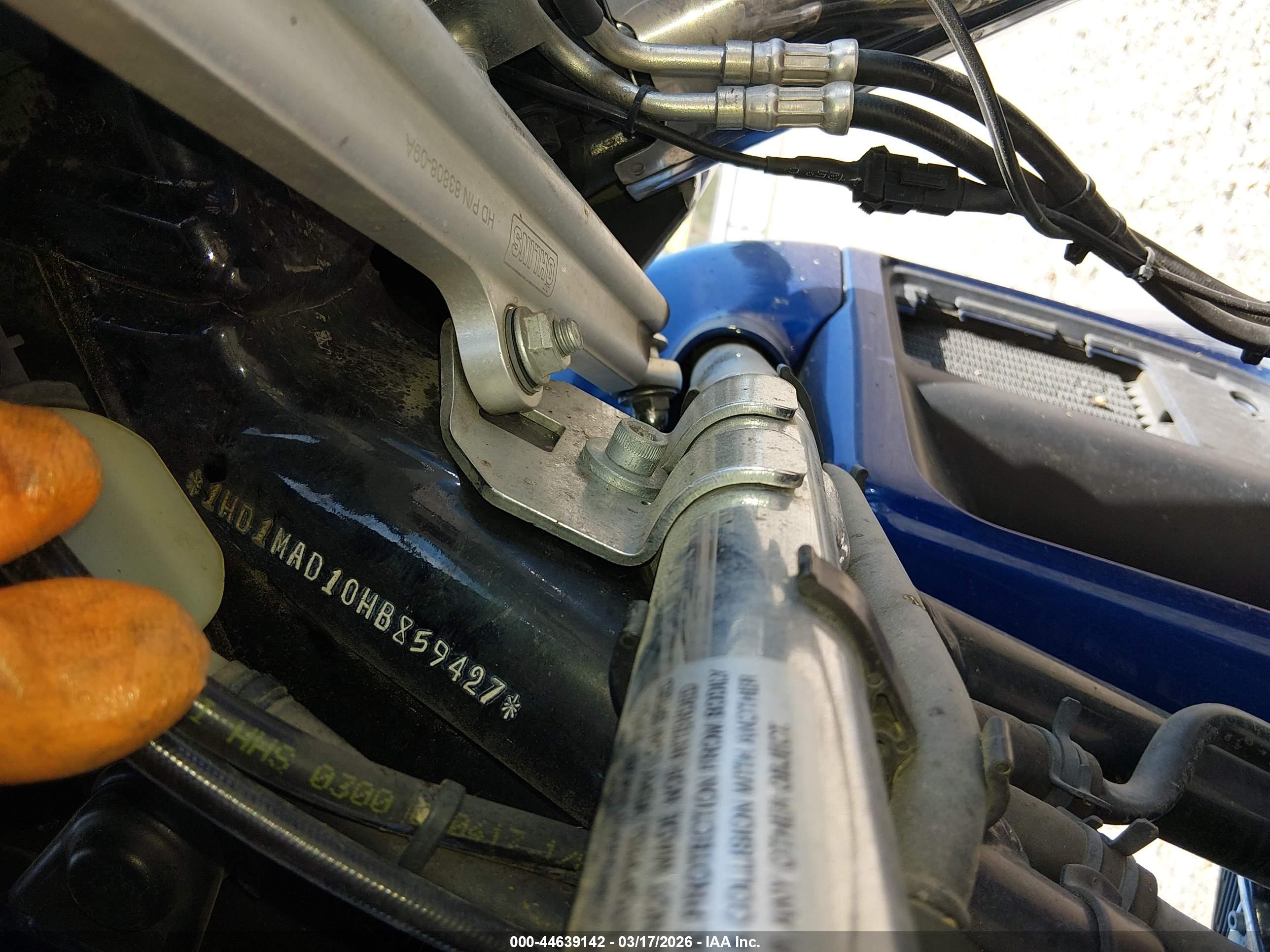 HARLEY-DAVIDSON FLHTCUTG image 10