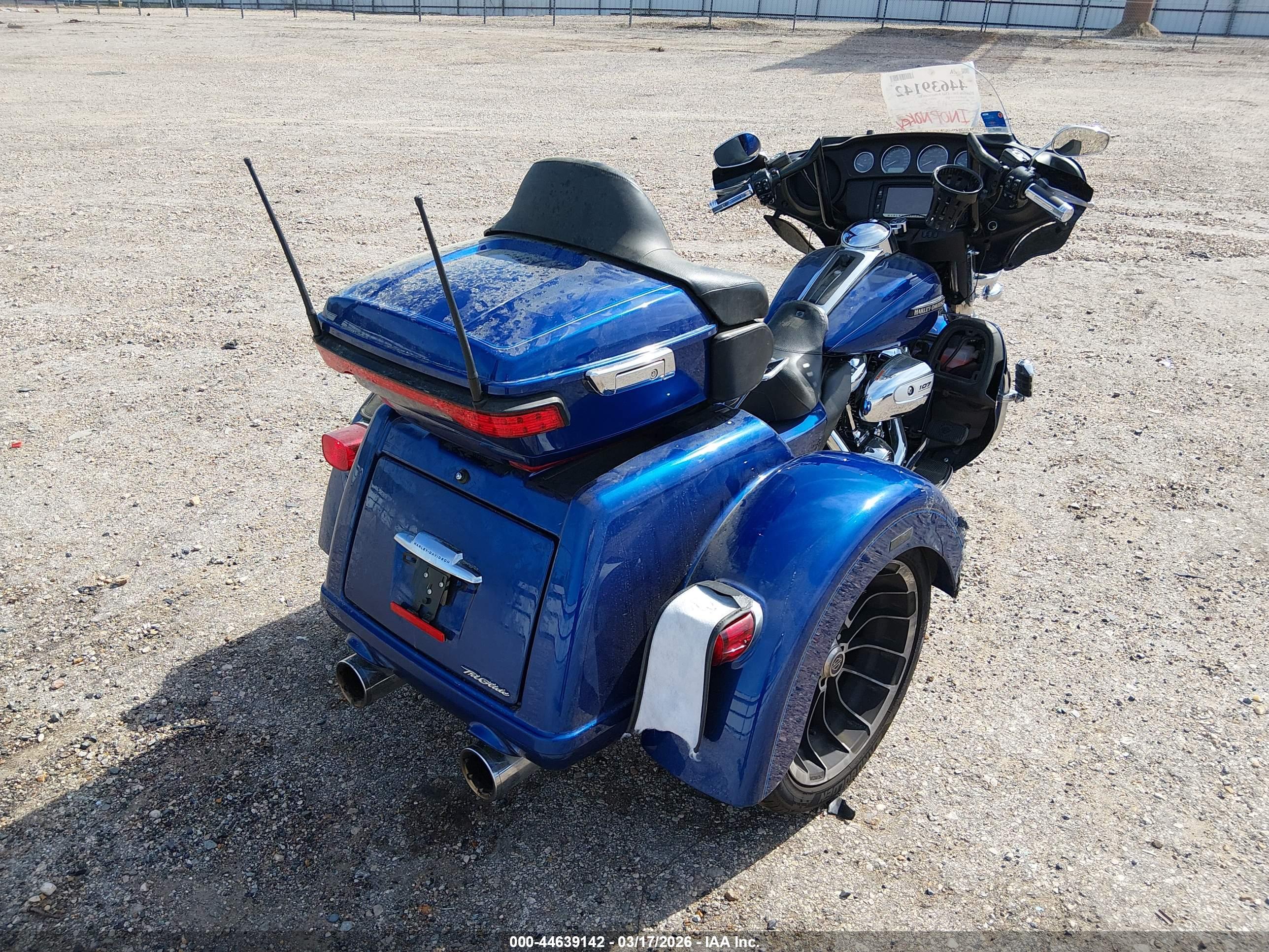 HARLEY-DAVIDSON FLHTCUTG image 4