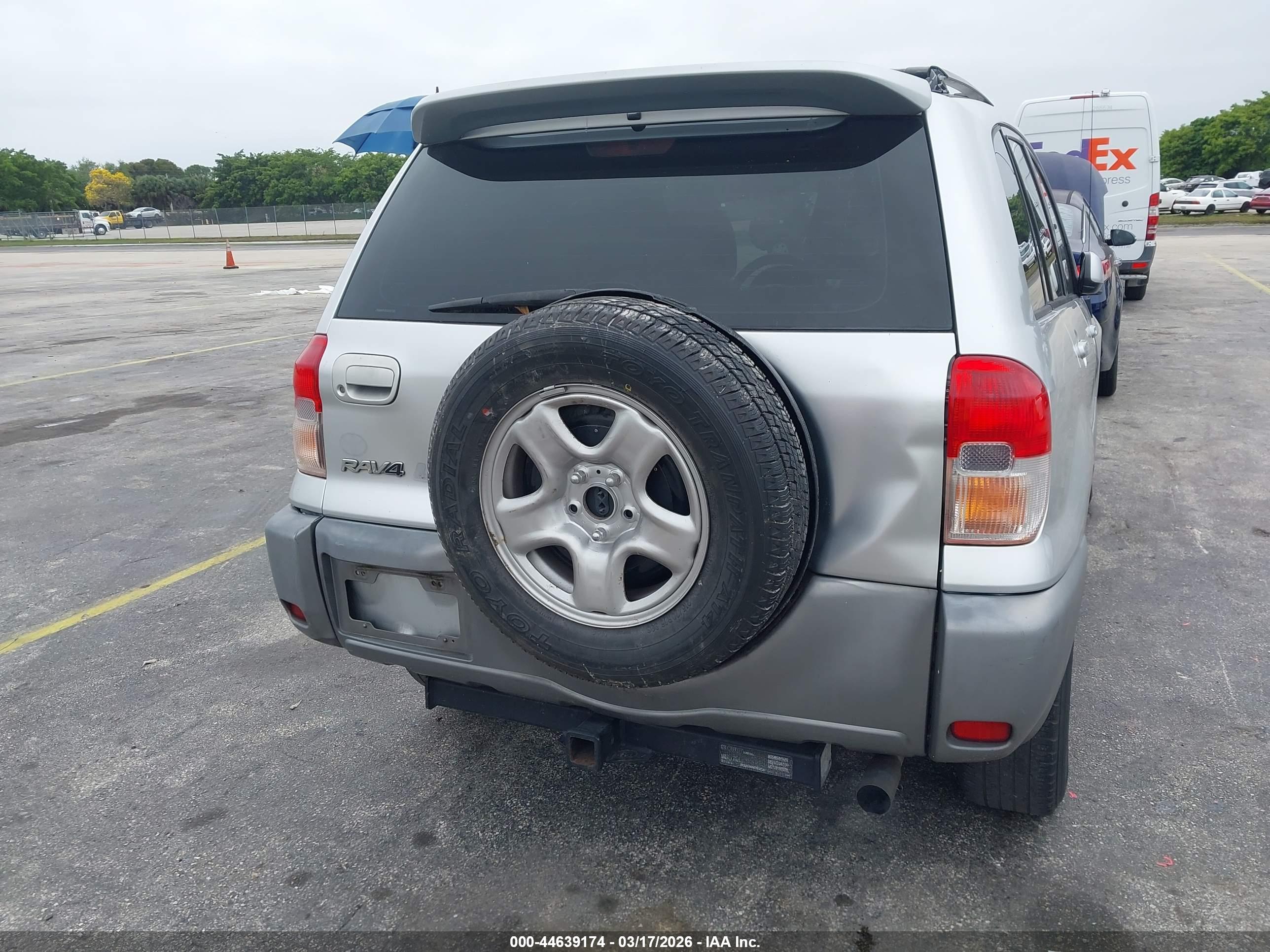 TOYOTA RAV4 image 6
