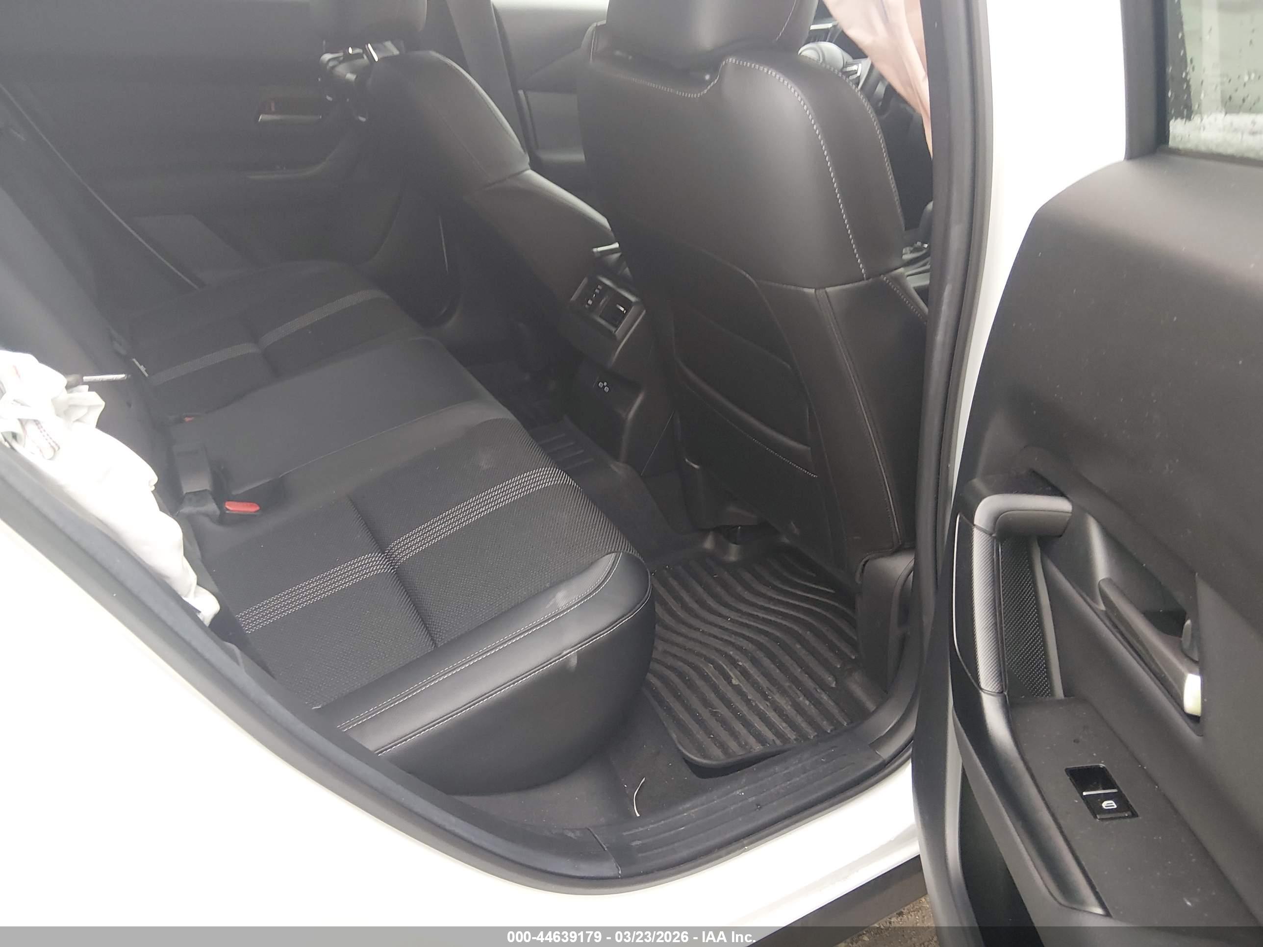 MAZDA CX-50 image 8
