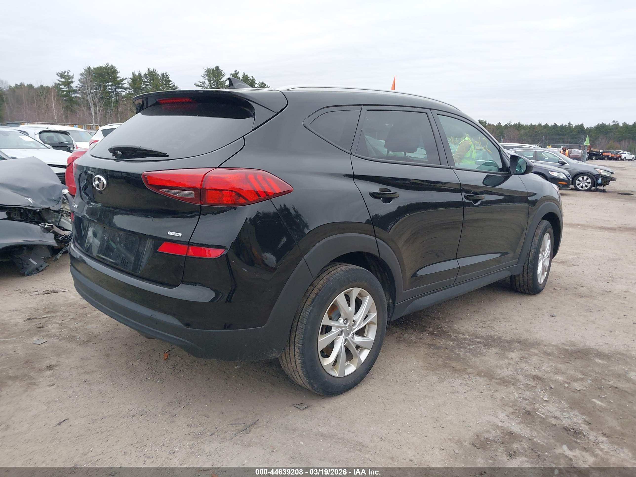HYUNDAI TUCSON image 4