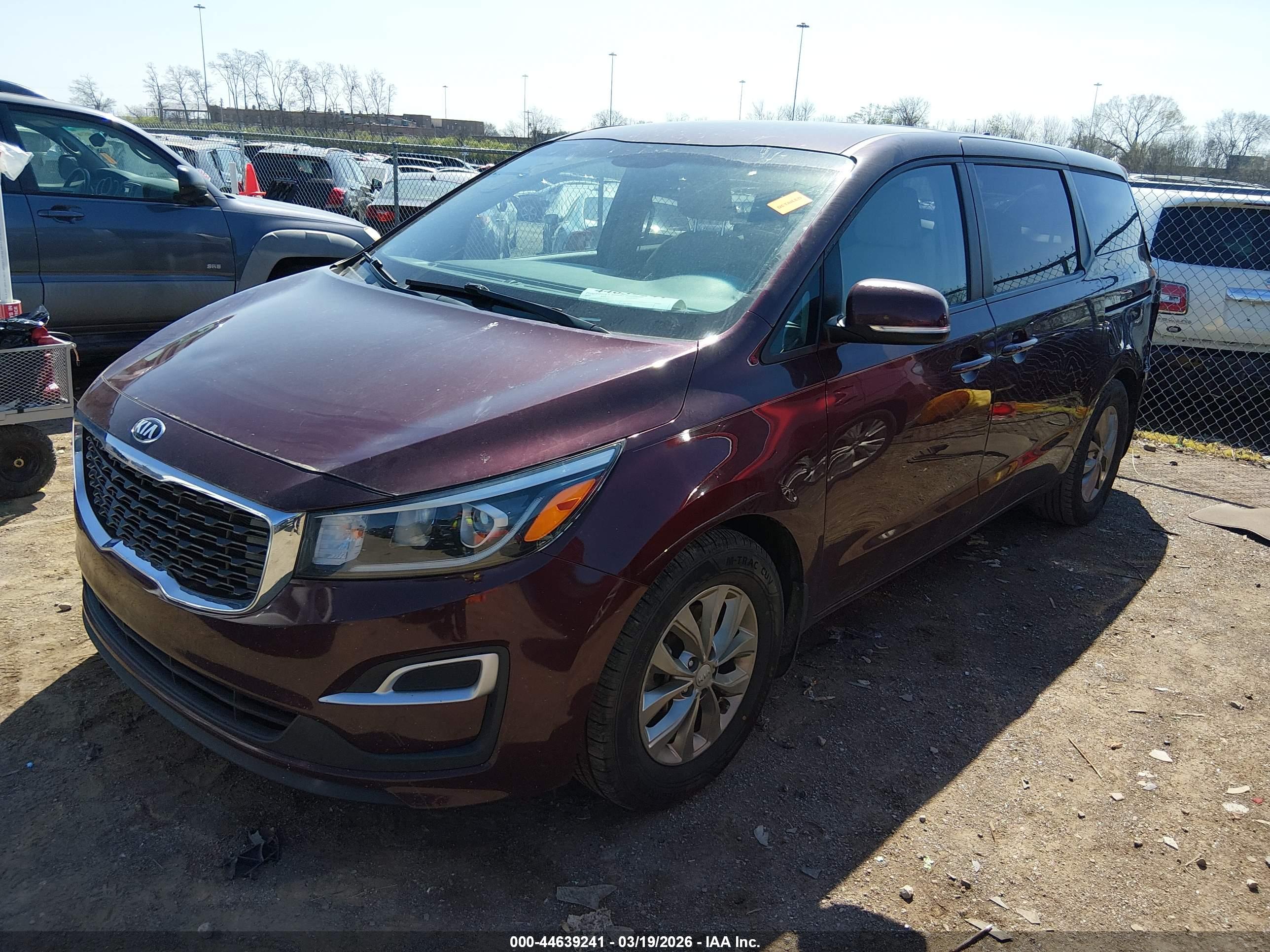 KIA SEDONA image 2