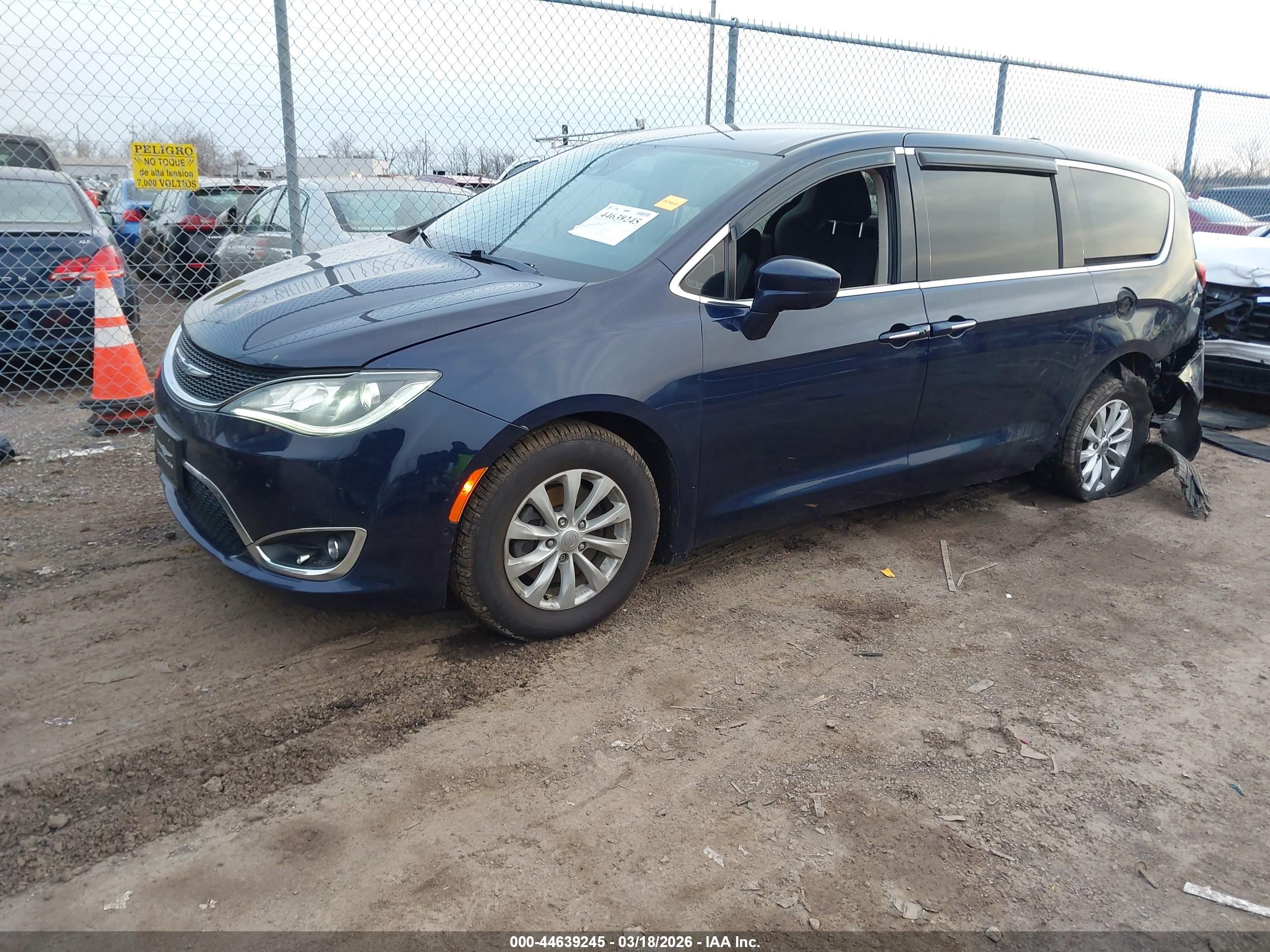 CHRYSLER PACIFICA image 2