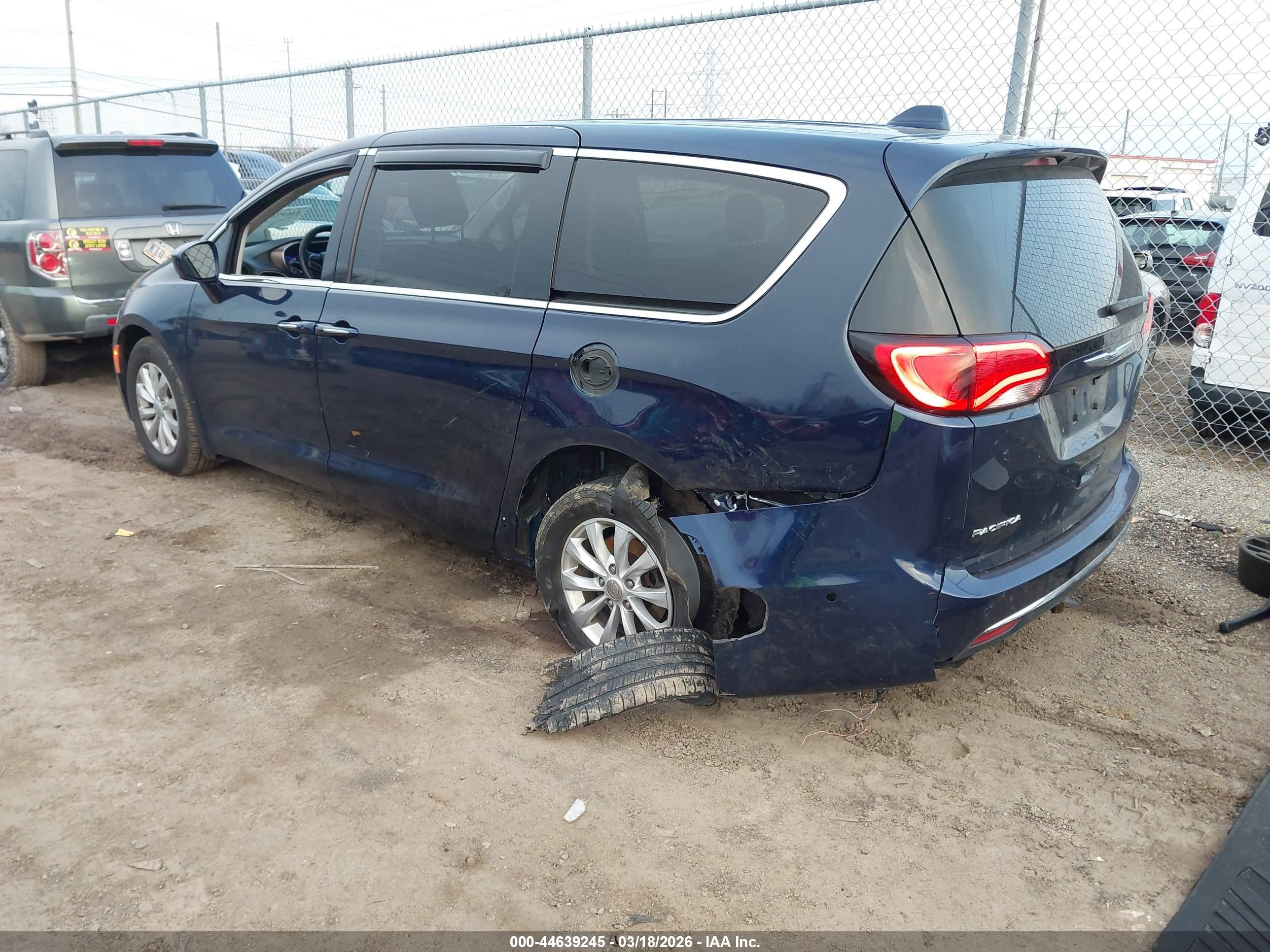CHRYSLER PACIFICA image 3