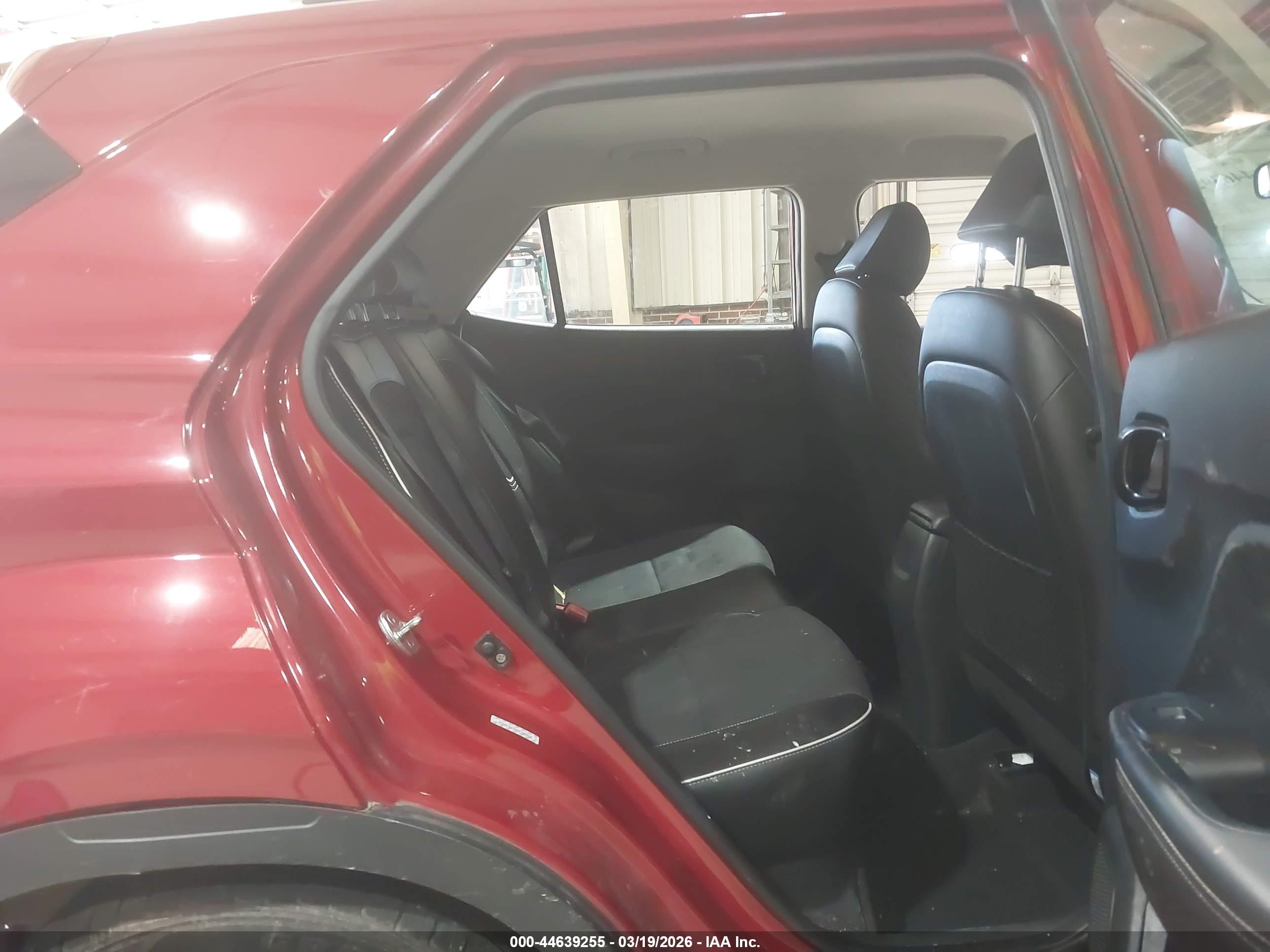 HYUNDAI VENUE image 8