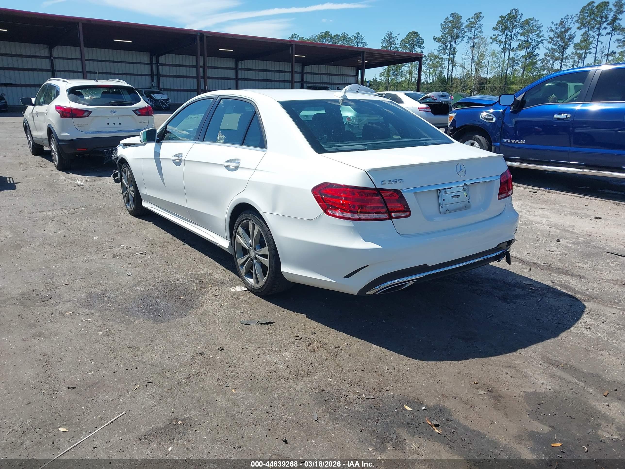 MERCEDES-BENZ E image 3
