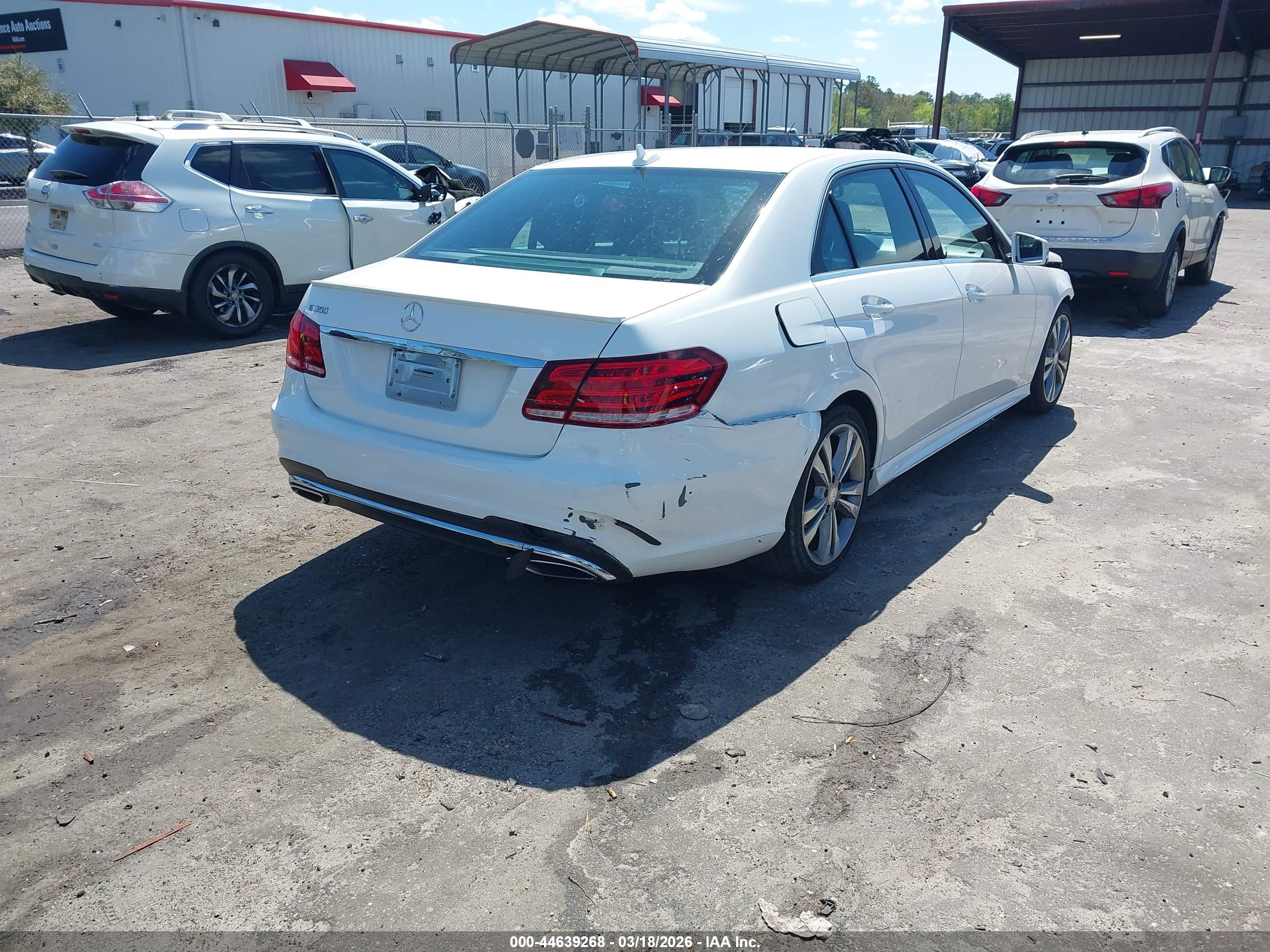 MERCEDES-BENZ E image 4