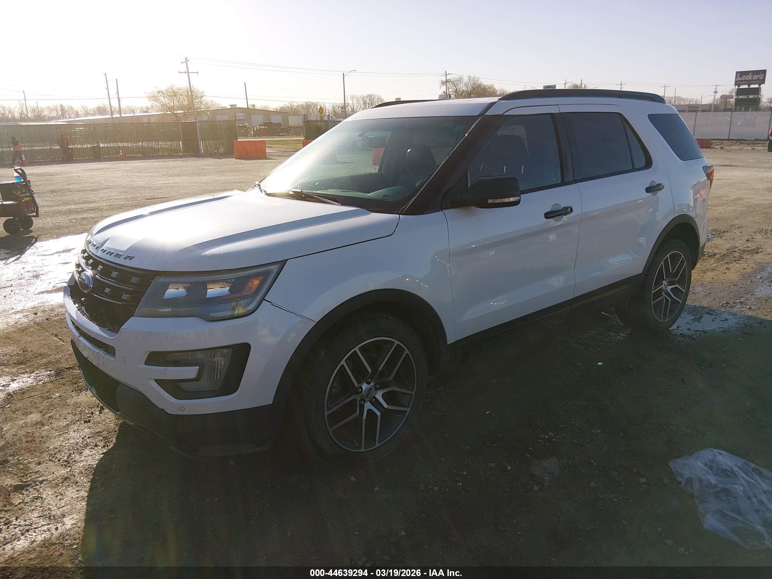FORD EXPLORER image 2