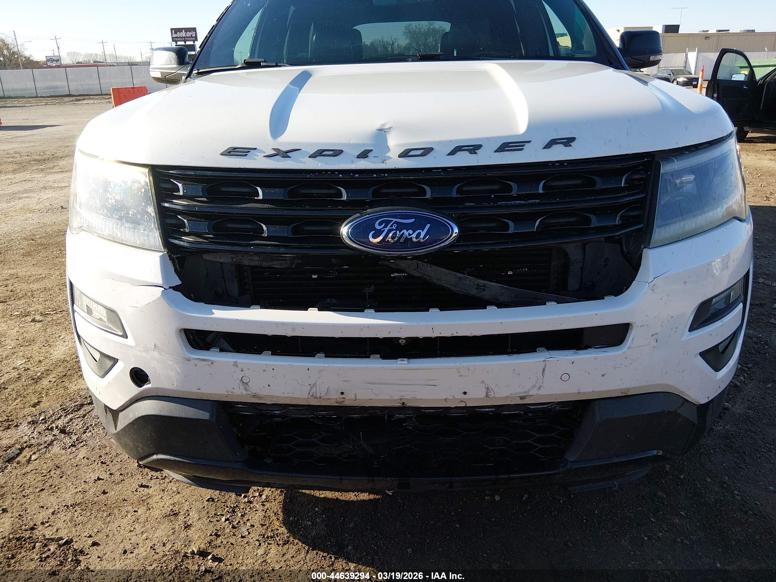 FORD EXPLORER image 6