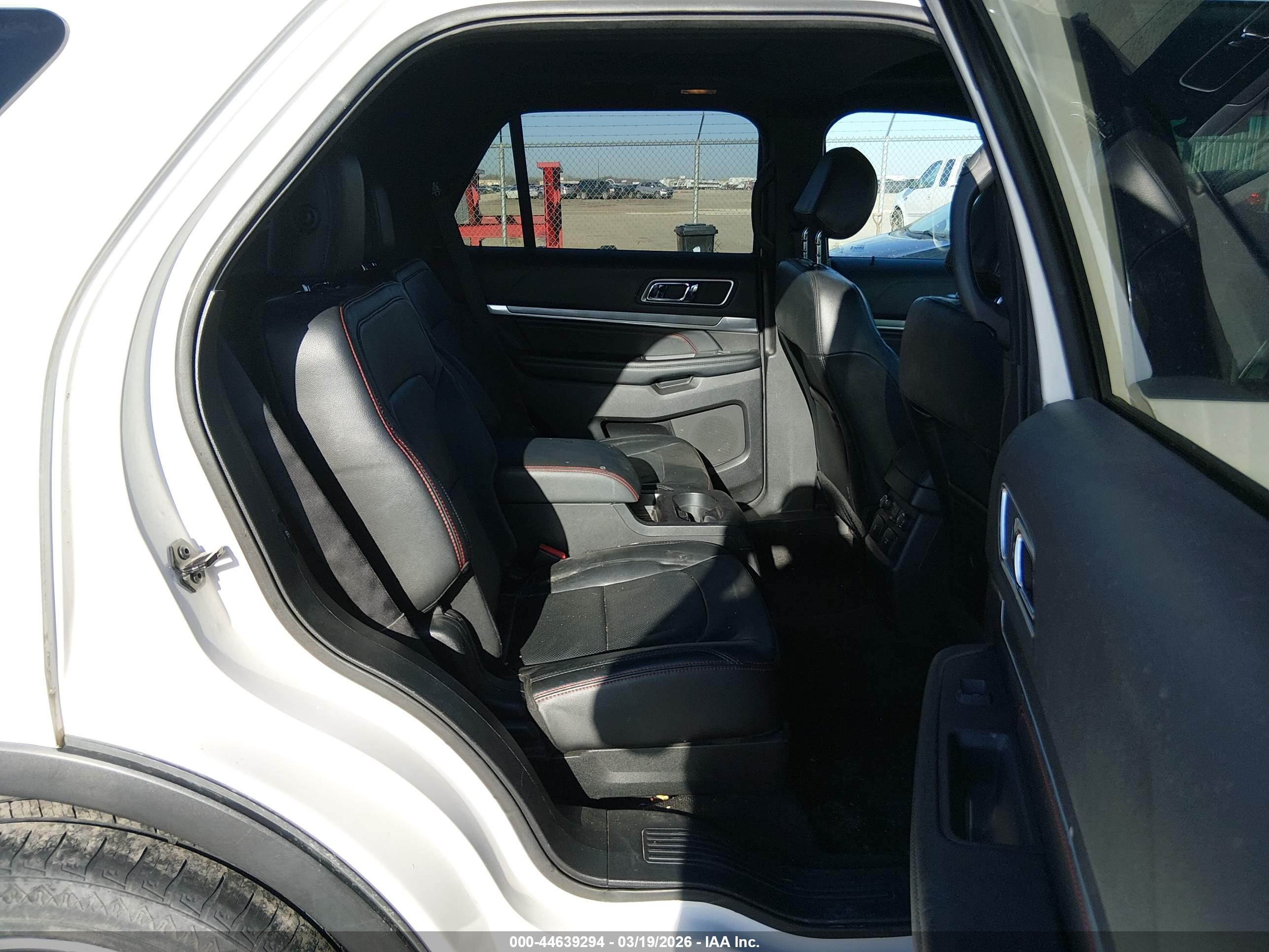 FORD EXPLORER image 8