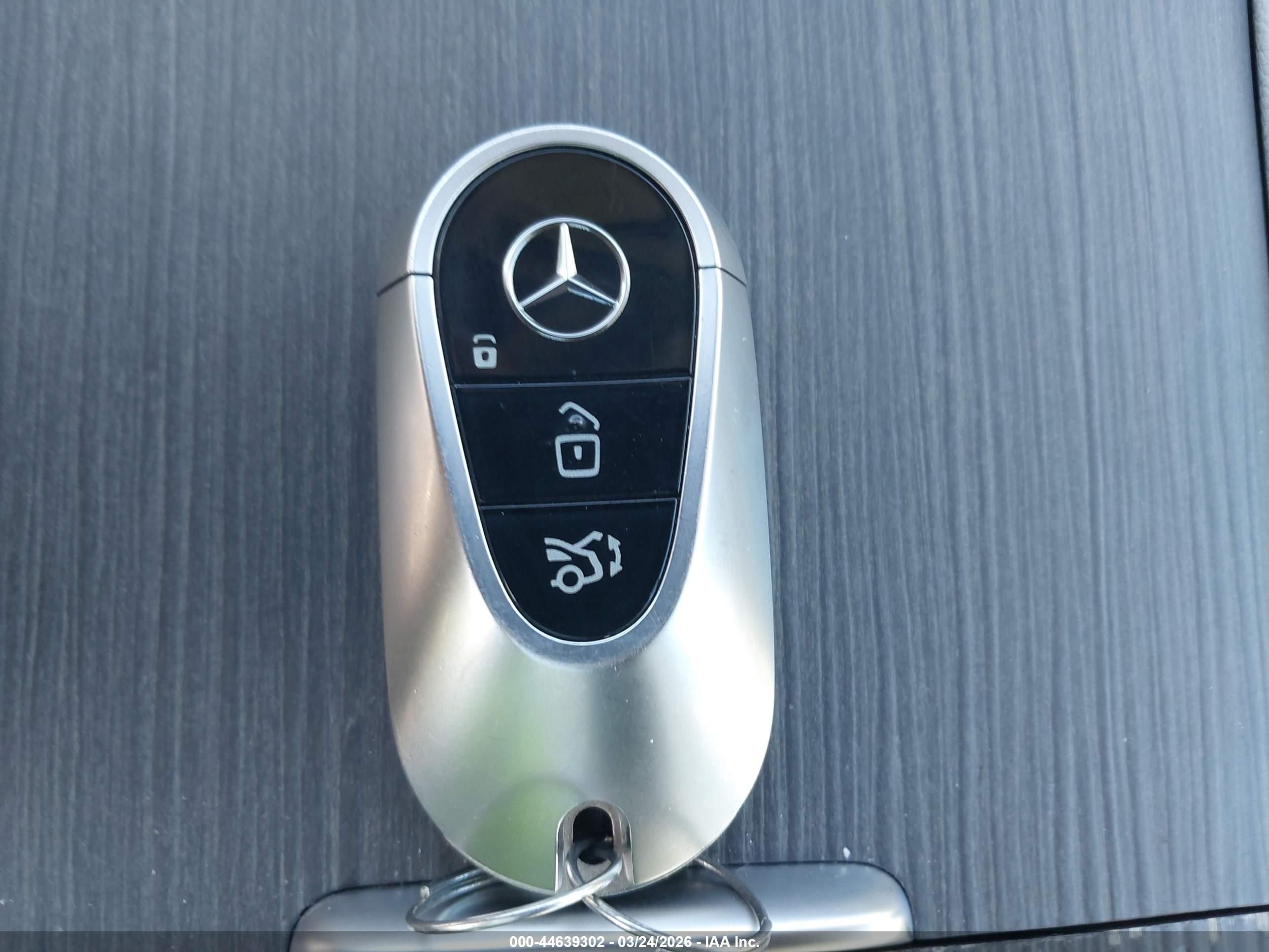 MERCEDES-BENZ EQS image 11