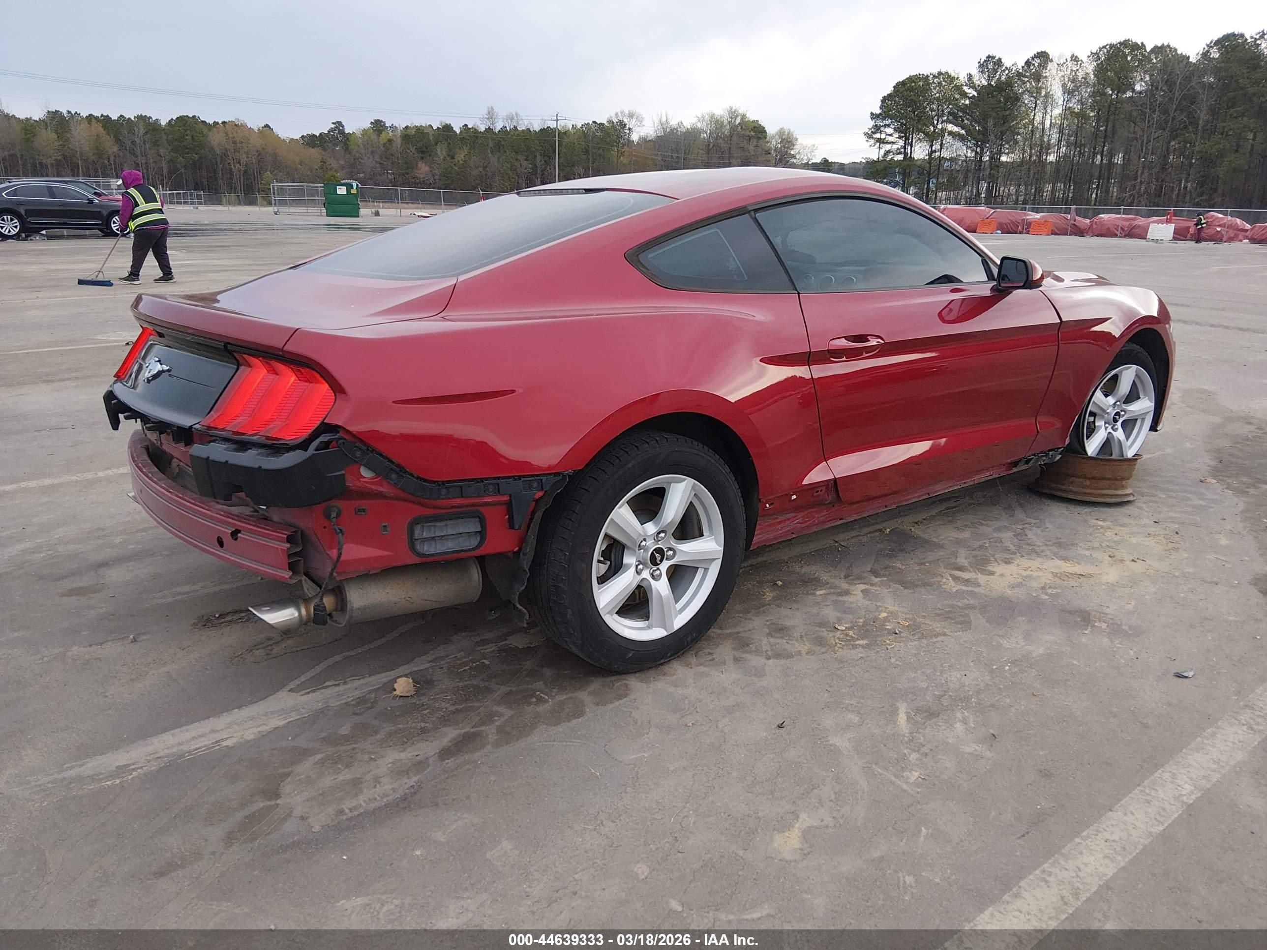 FORD MUSTANG image 4