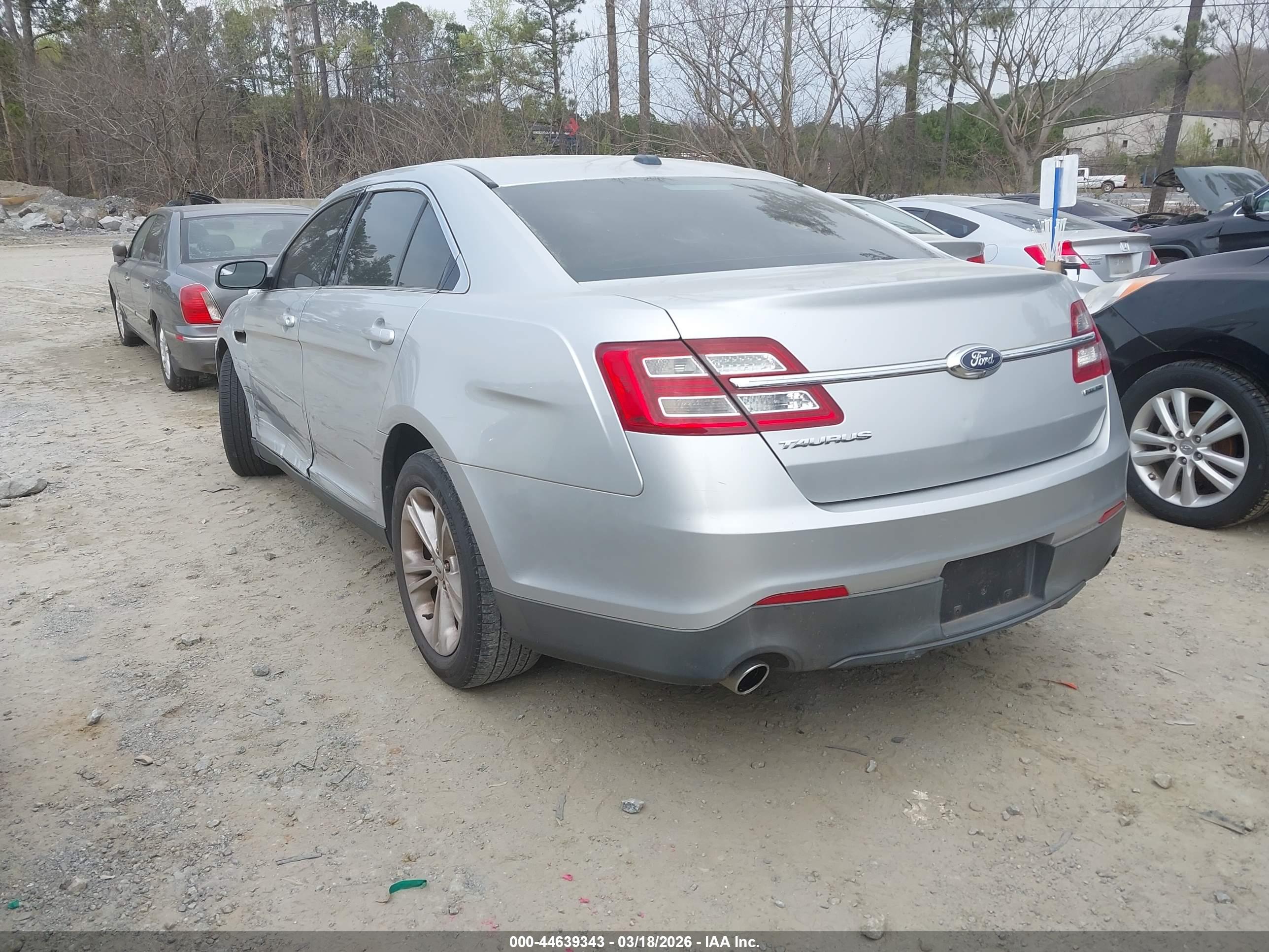 FORD TAURUS image 3
