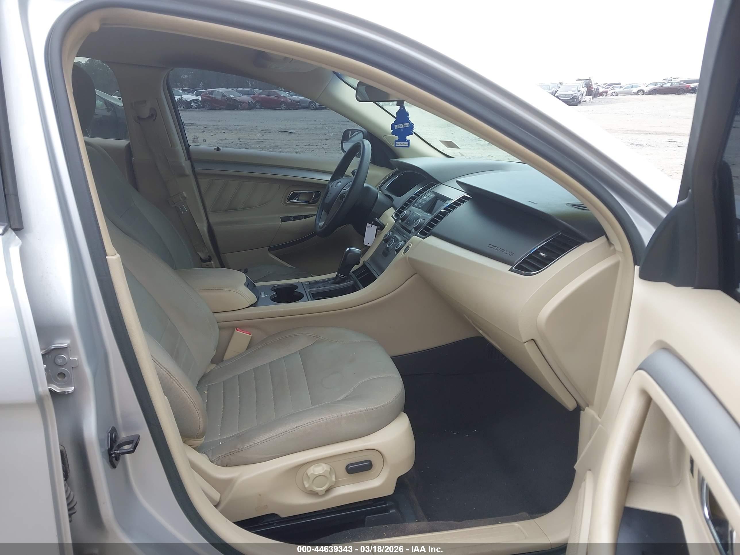 FORD TAURUS image 5