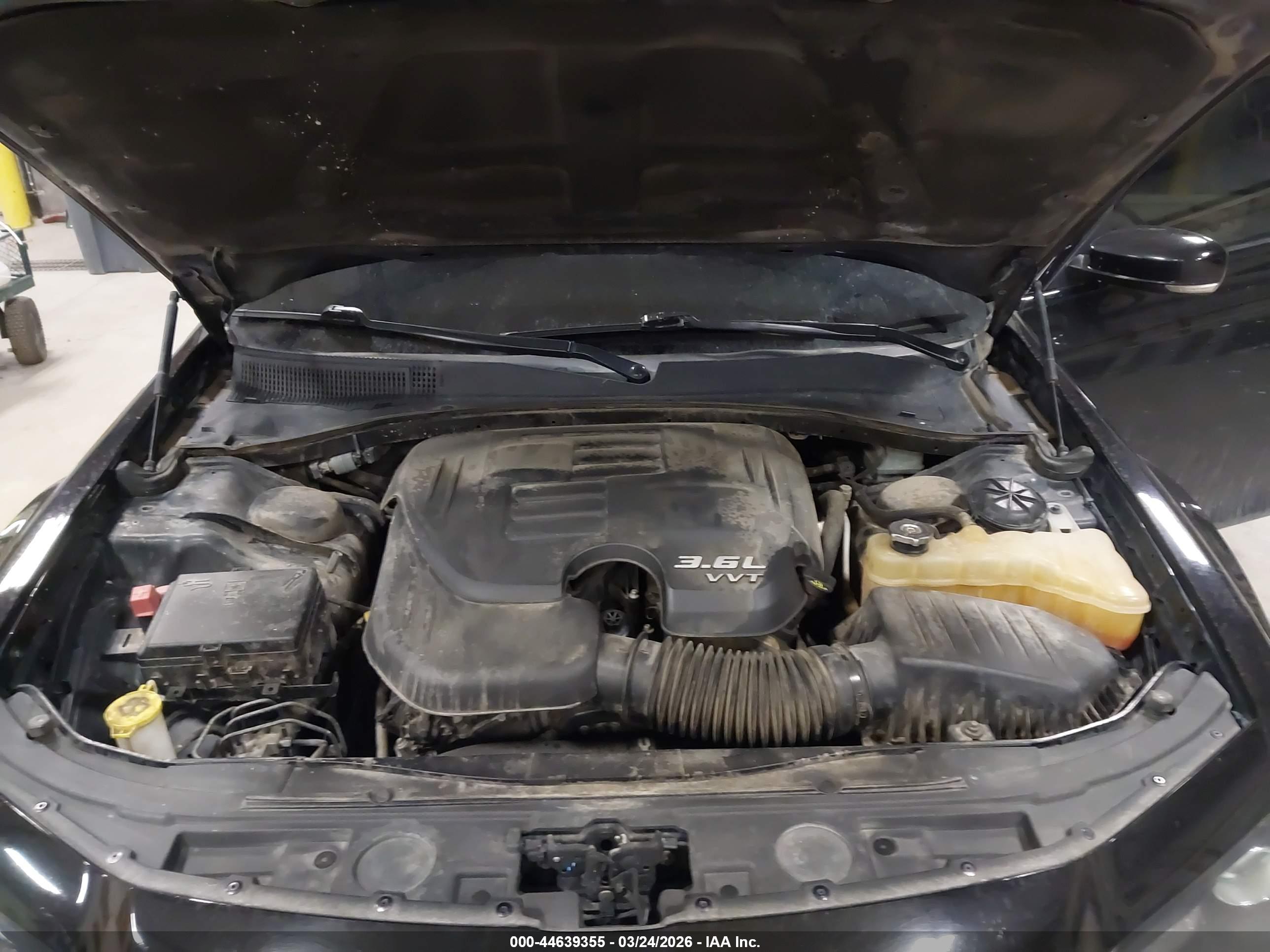 CHRYSLER 300 image 10