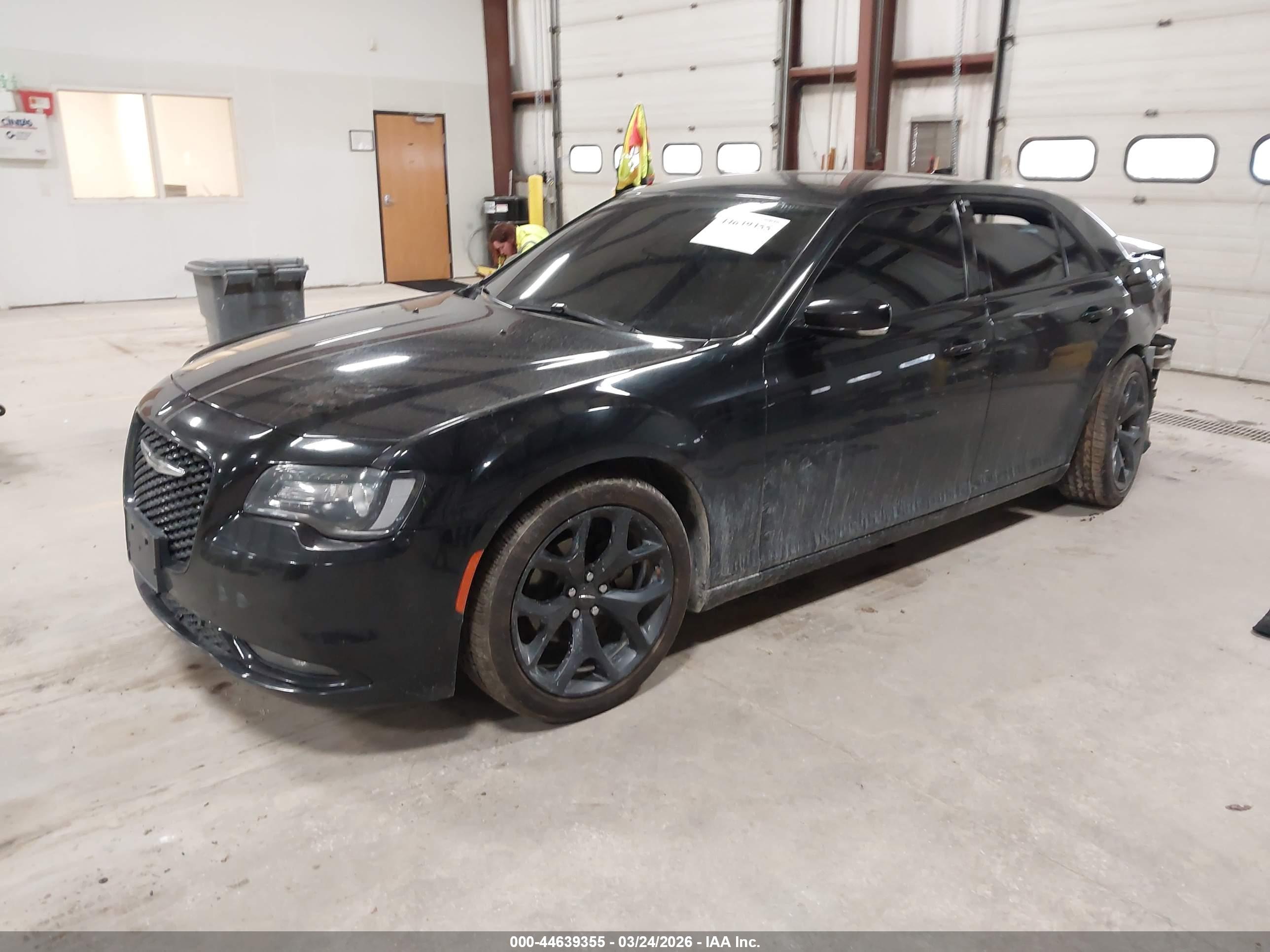 CHRYSLER 300 image 2