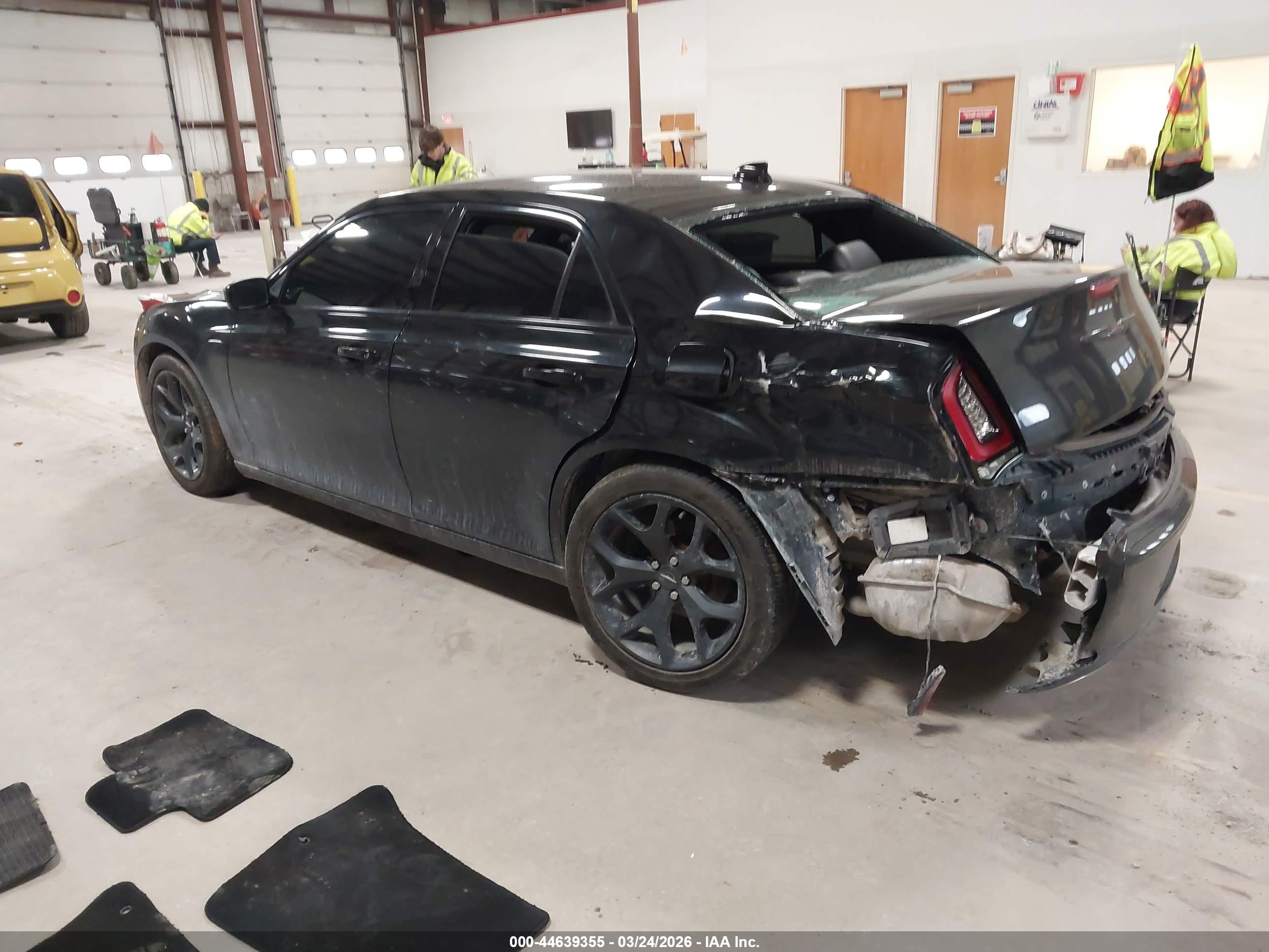 CHRYSLER 300 image 3
